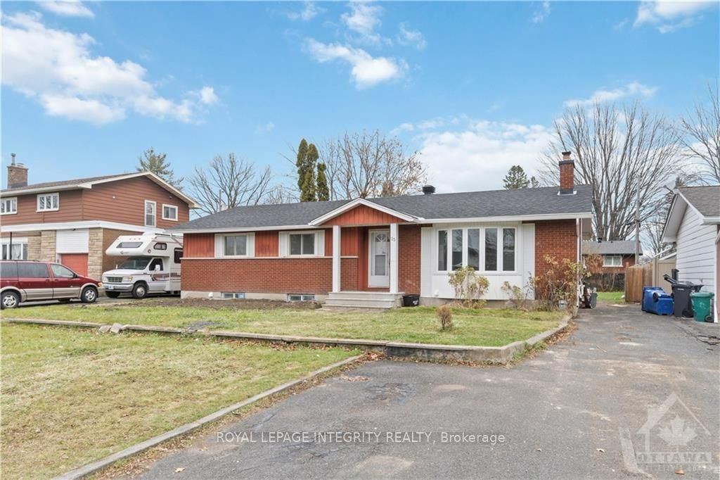 25 Newhaven Street B, South of Baseline to Knoxdale, ON K2G 0X7