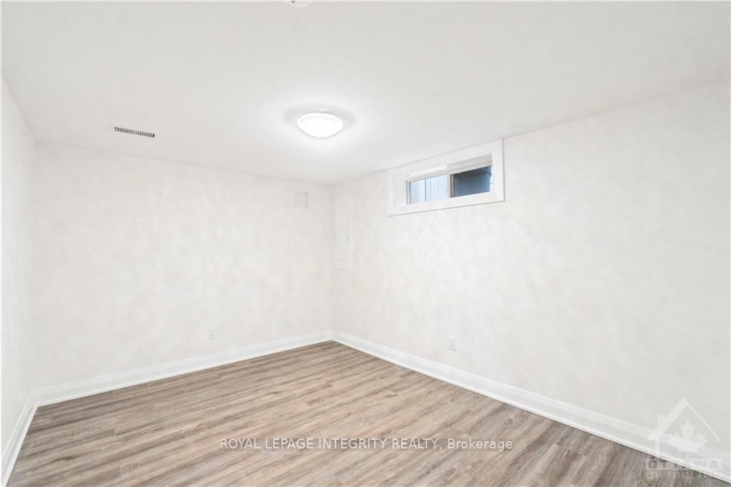 25 Newhaven Street B, South of Baseline to Knoxdale, ON K2G 0X7 photo 5