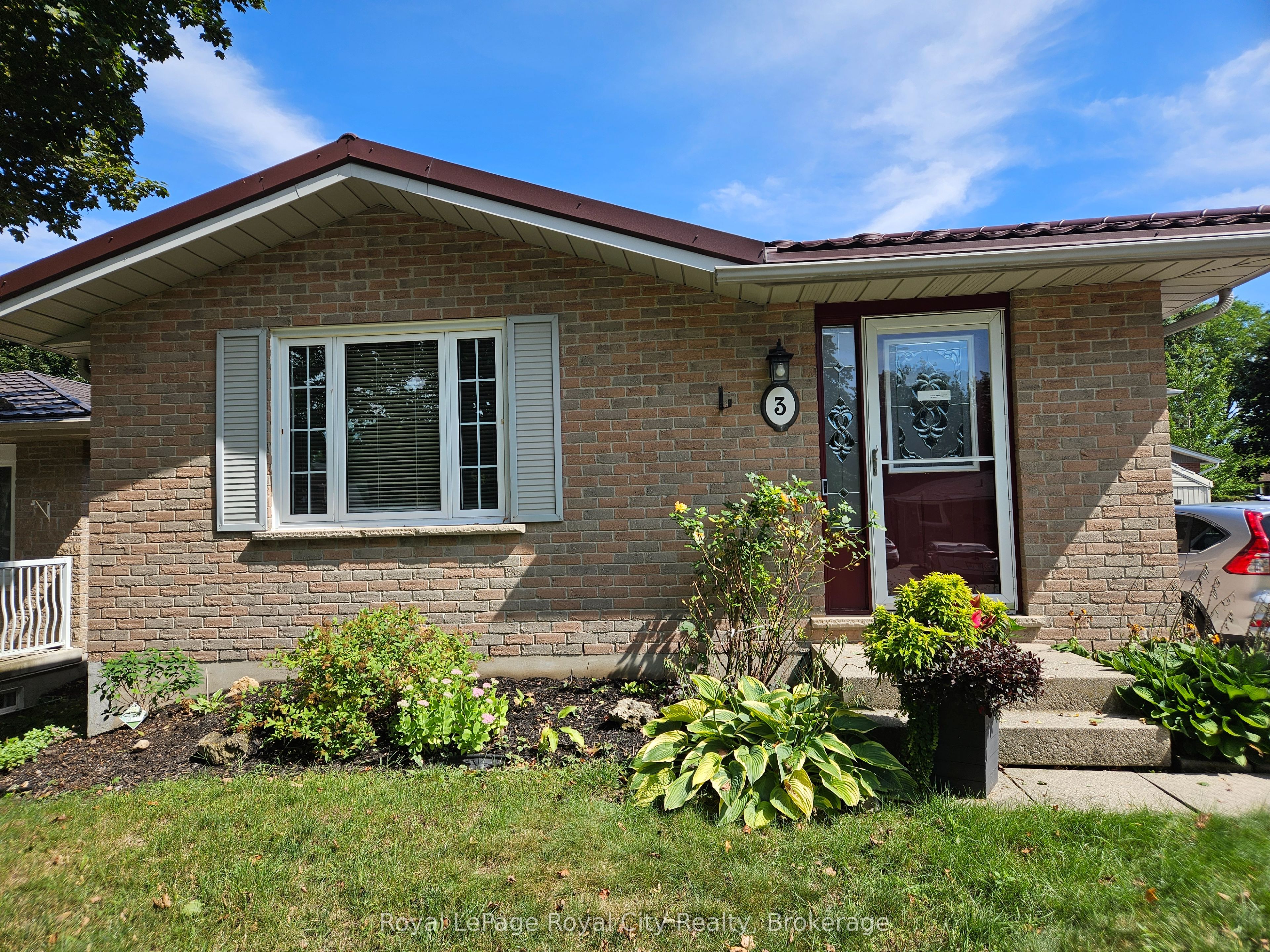 3 Joyce Place, Guelph, ON N1E 6P8