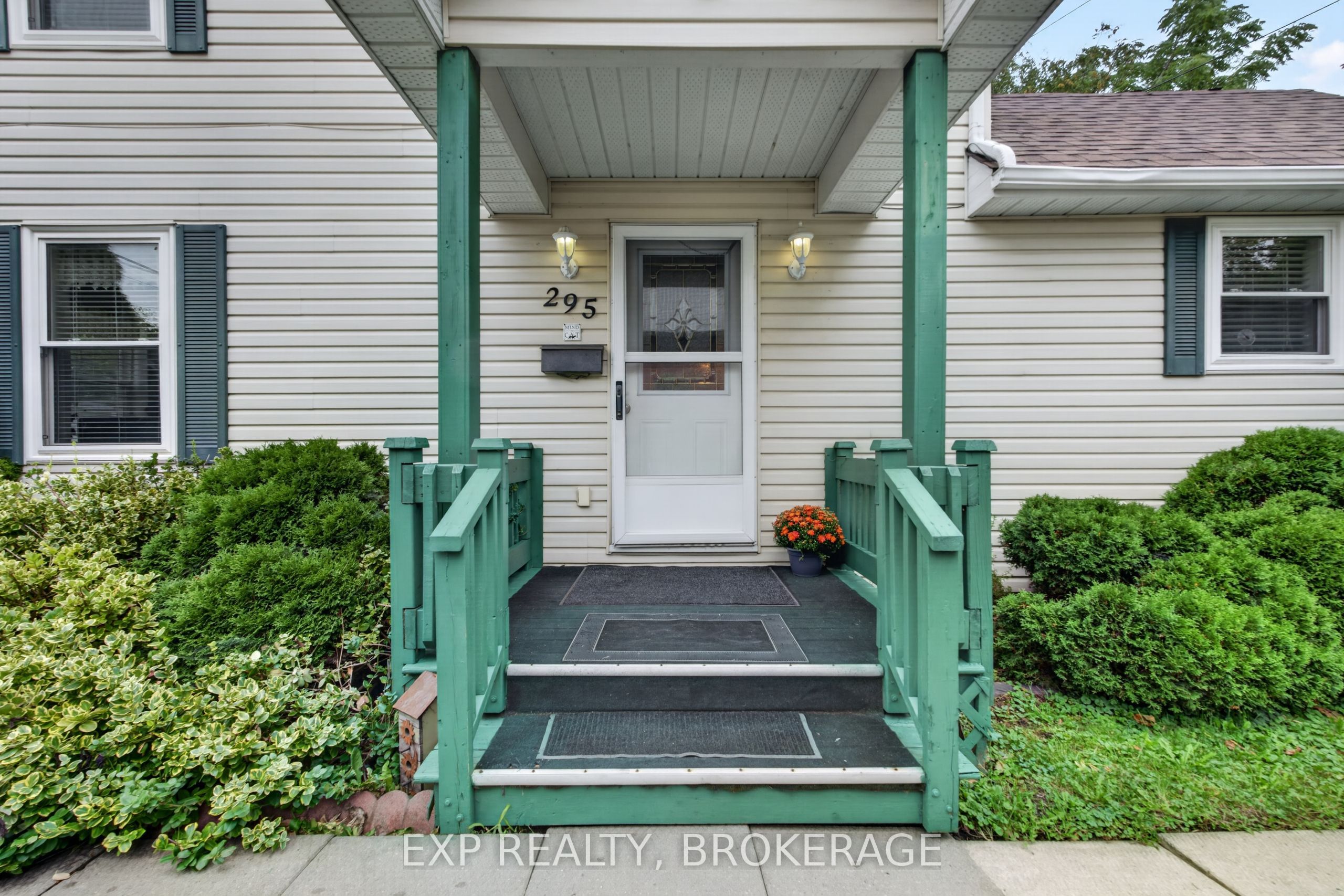 295 VICTORIA Avenue, Gananoque, ON K7G 2S3 photo 4