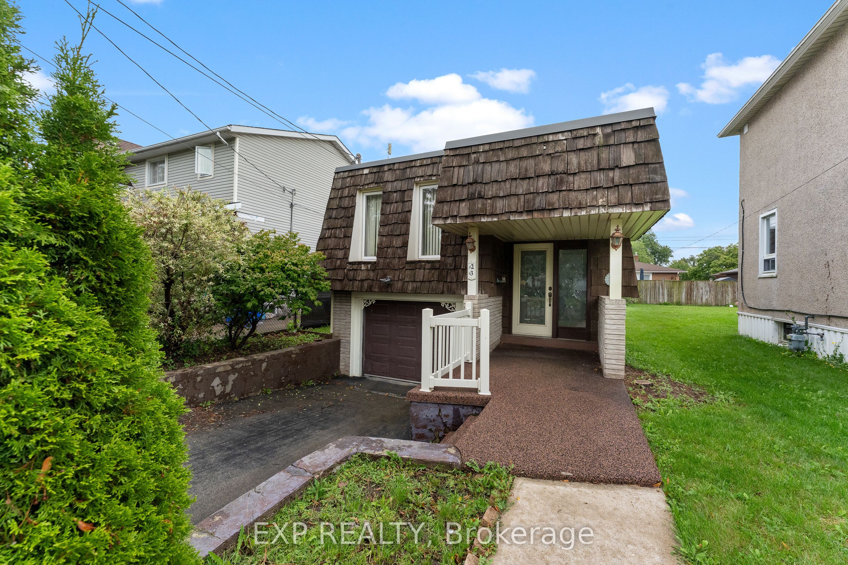 23 Classic Avenue, Welland, ON L3B 1P3 photo 2