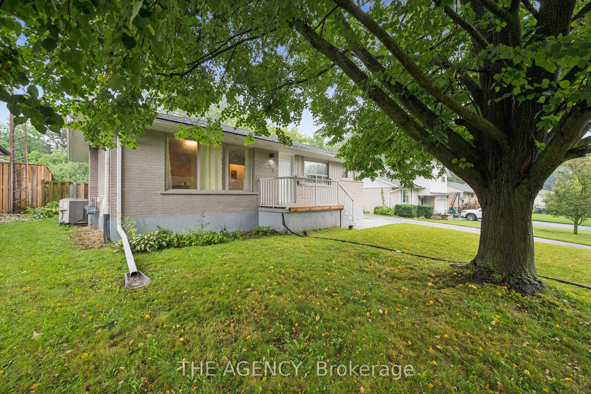 217 Mayfield Avenue, Waterloo, ON N2J 3S6 photo 2