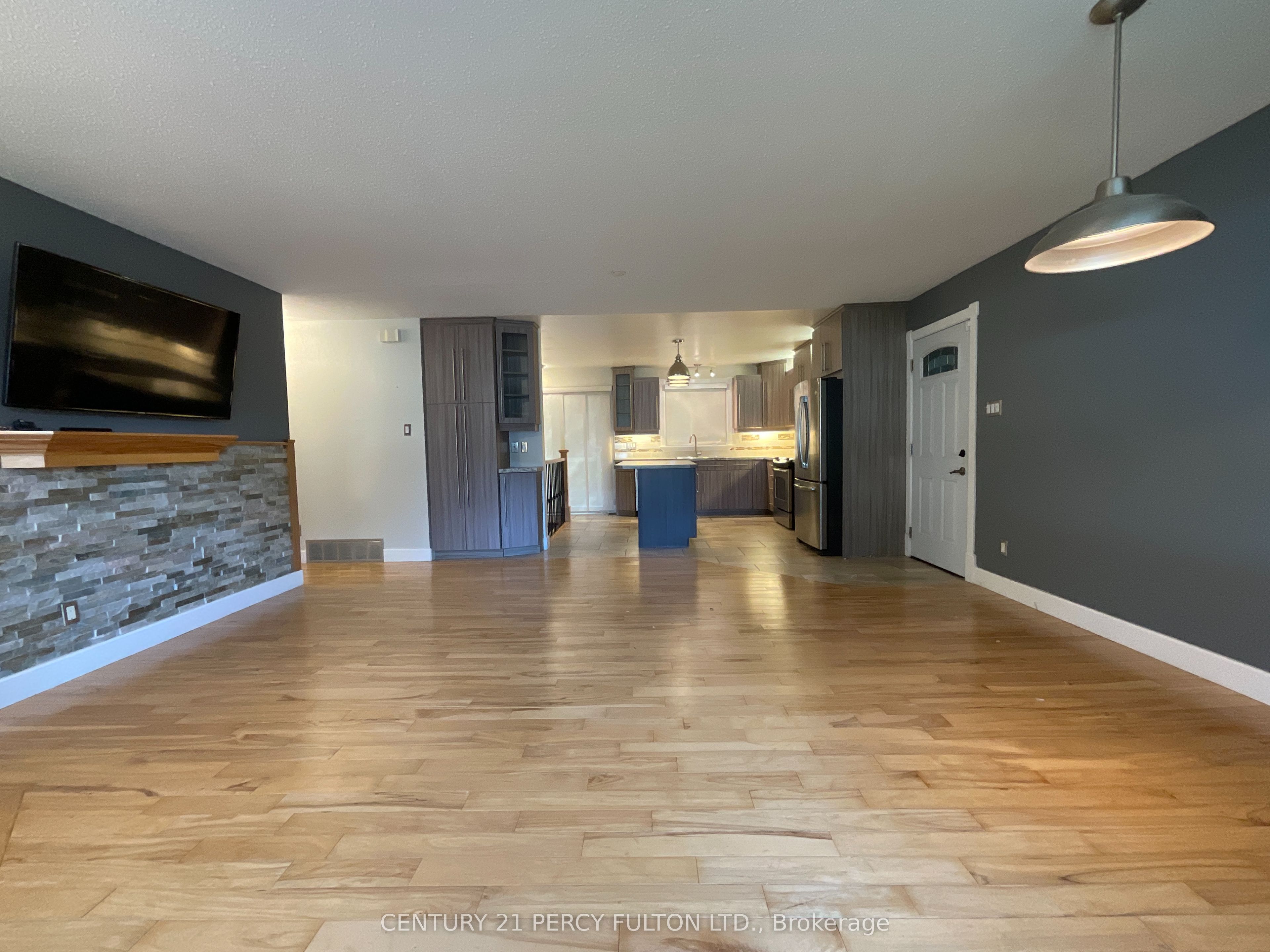 1060 Bourget Avenue, Cyrville - Carson Grove - Pineview, ON K1J 8C2 photo 4