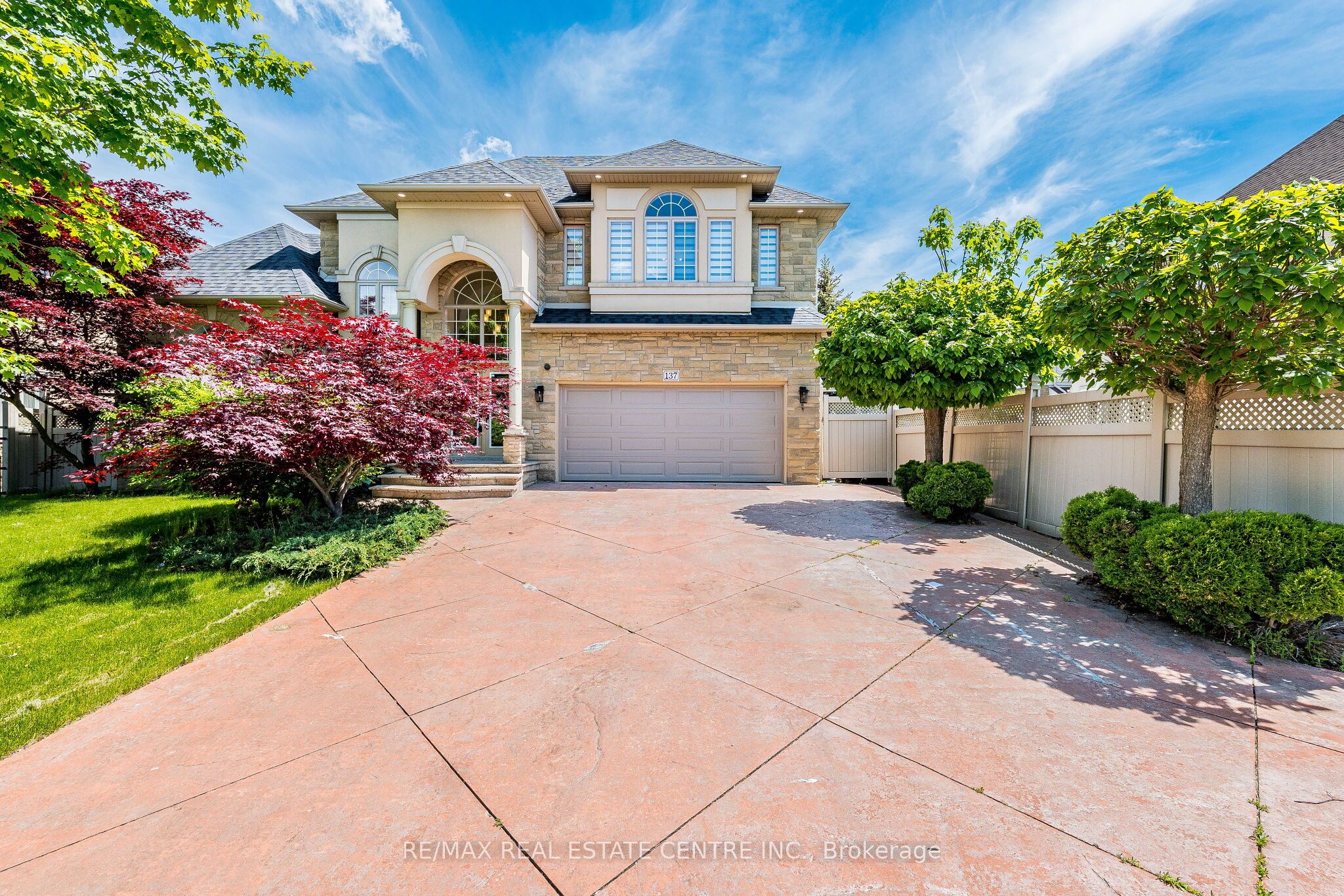 137 Cloverleaf Drive Ancaster, Hamilton, ON L9K 1R6 photo 3