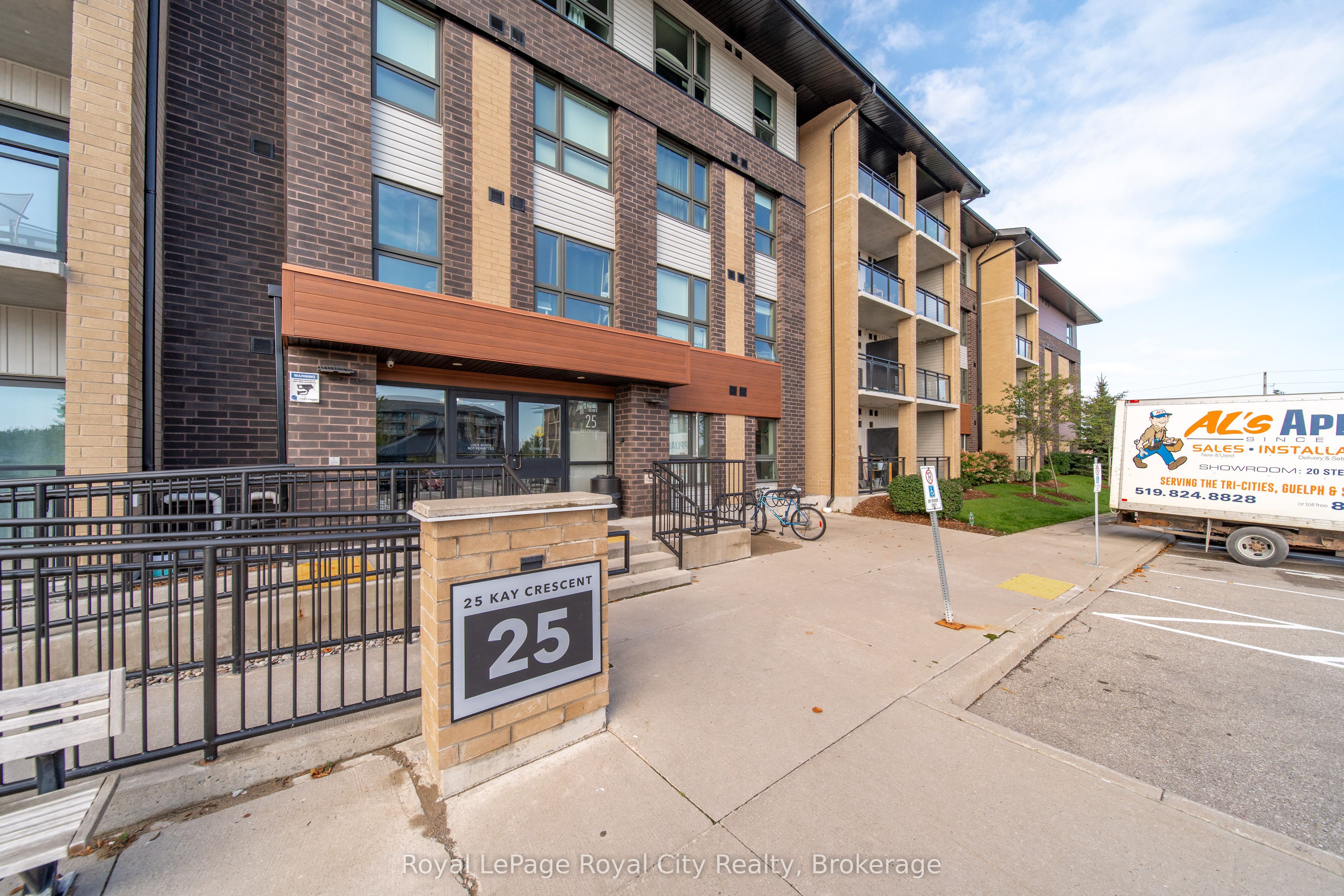25 Kay Crescent 302, Guelph, ON N1L 0P2 photo 2