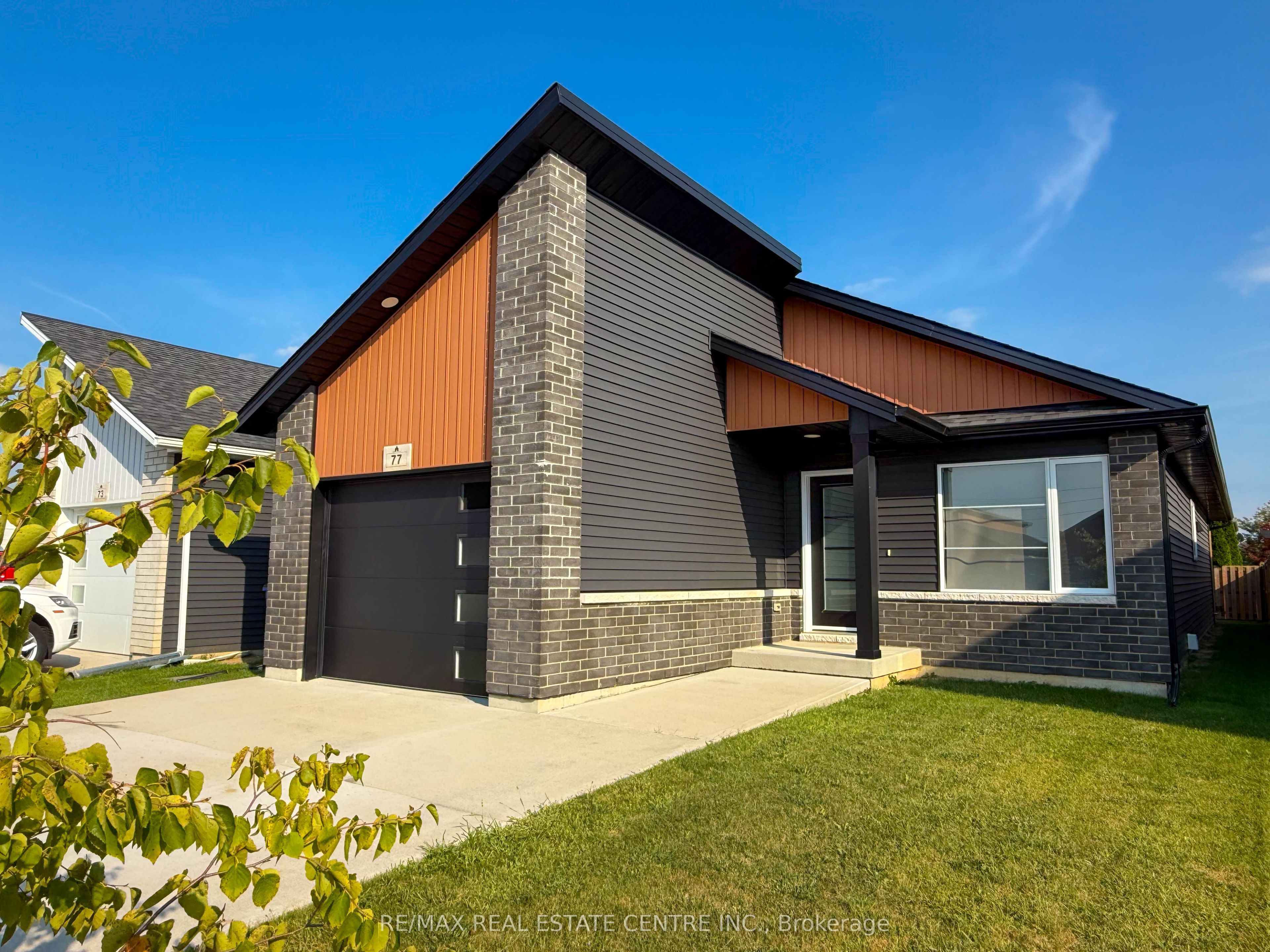 77 Moonstone Crescent, Chatham-Kent, ON L7M 0S1 photo 2