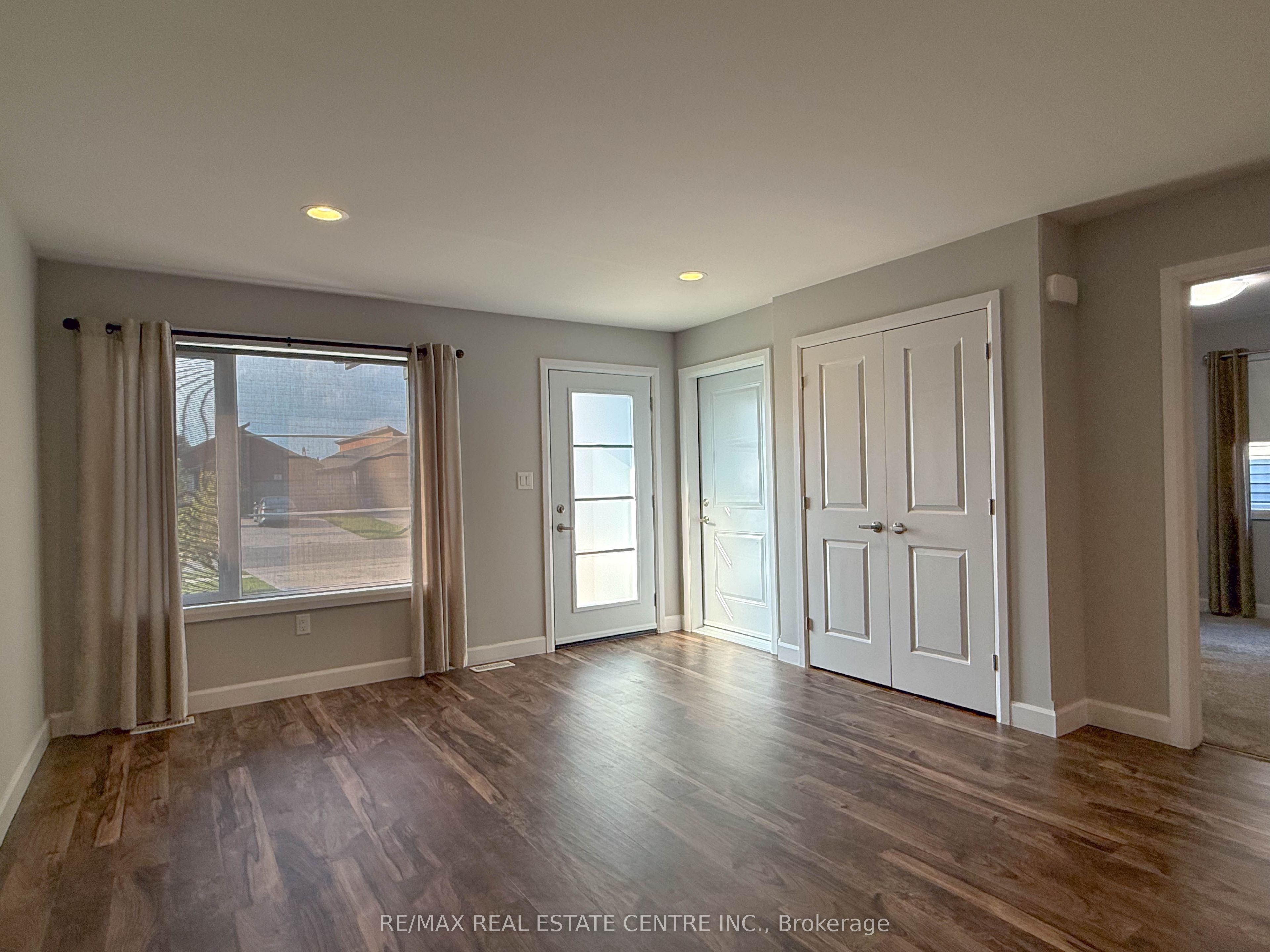 77 Moonstone Crescent, Chatham-Kent, ON L7M 0S1 photo 3