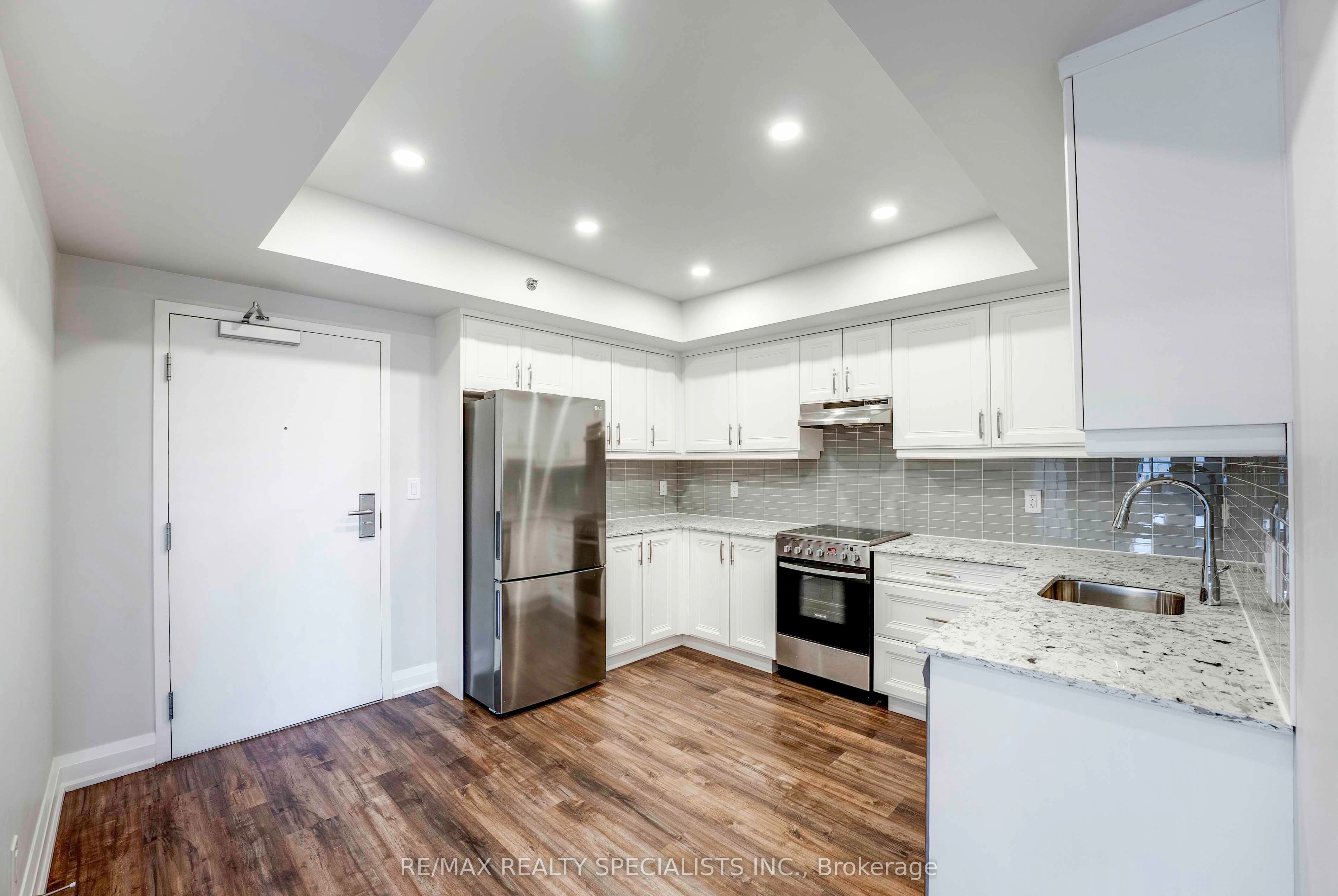 5698 Main Street 705, Niagara Falls, ON L2G 0Z2 photo 4