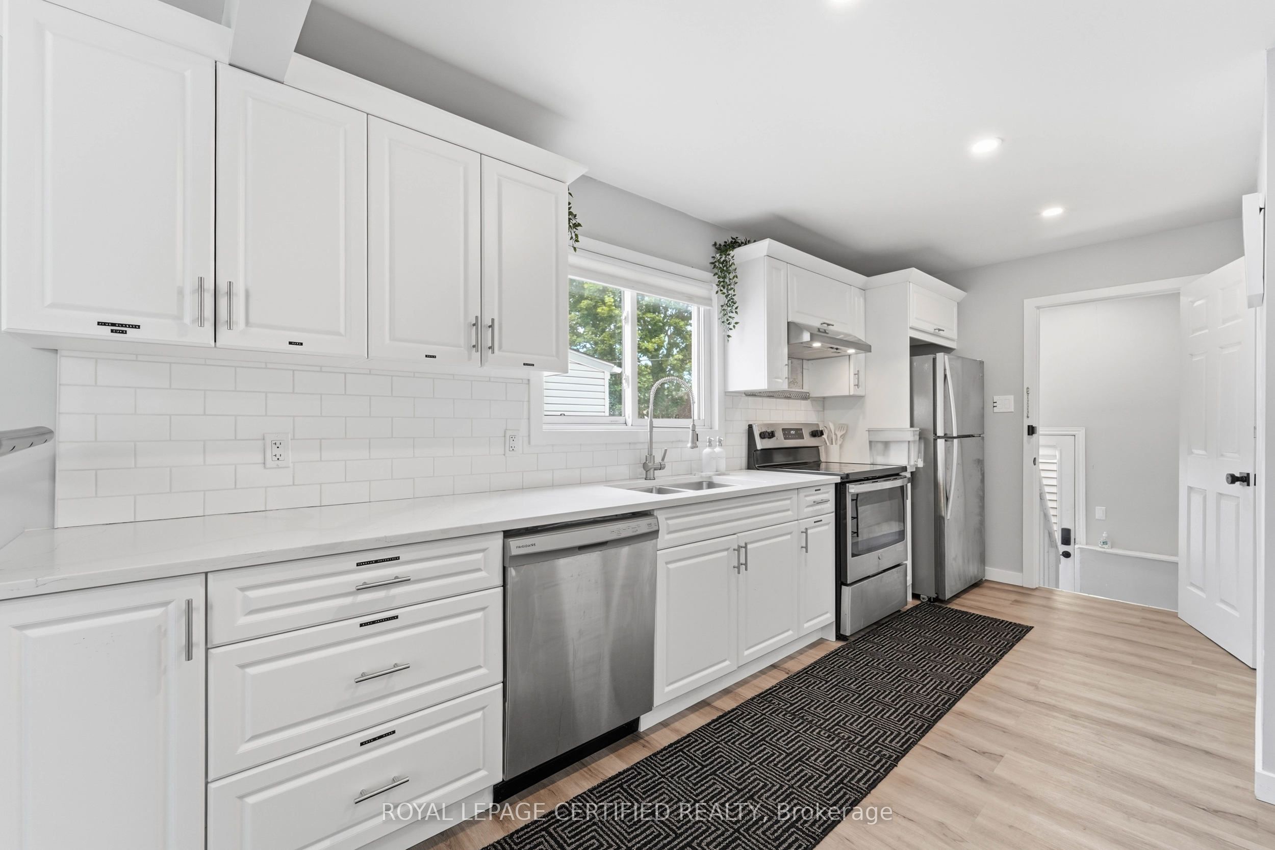 18 Coventry Street, St. Catharines, ON L2R 6X7 photo 5
