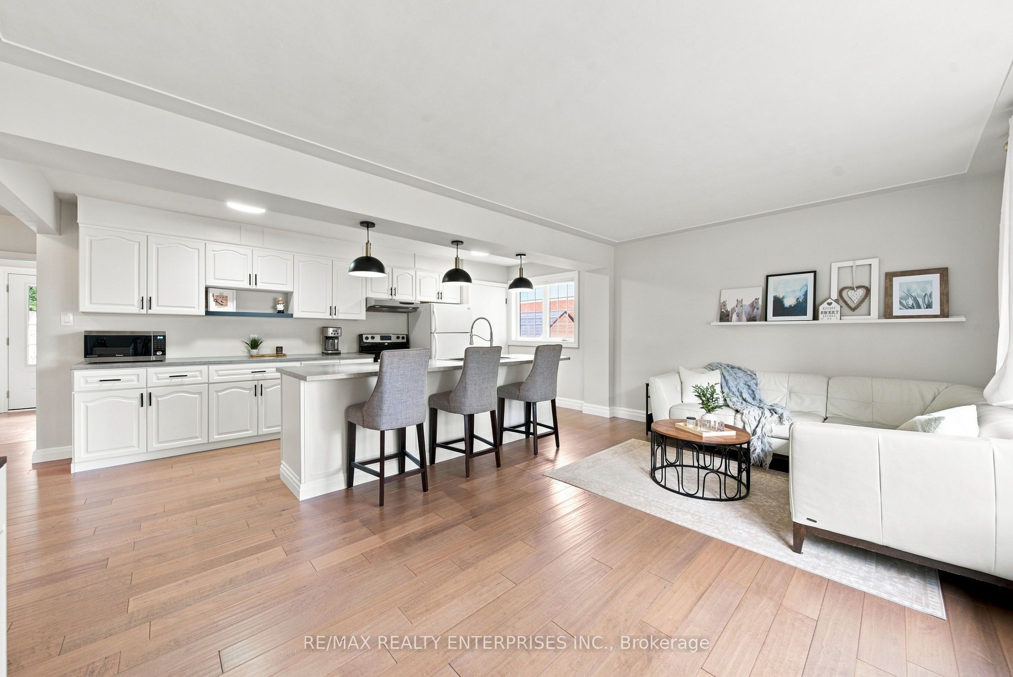 56 Alexander Avenue, Cambridge, ON N1R 5K7