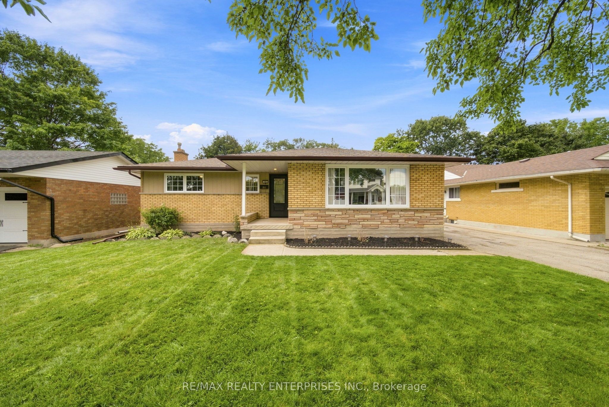 56 Alexander Avenue, Cambridge, ON N1R 5K7 photo 3