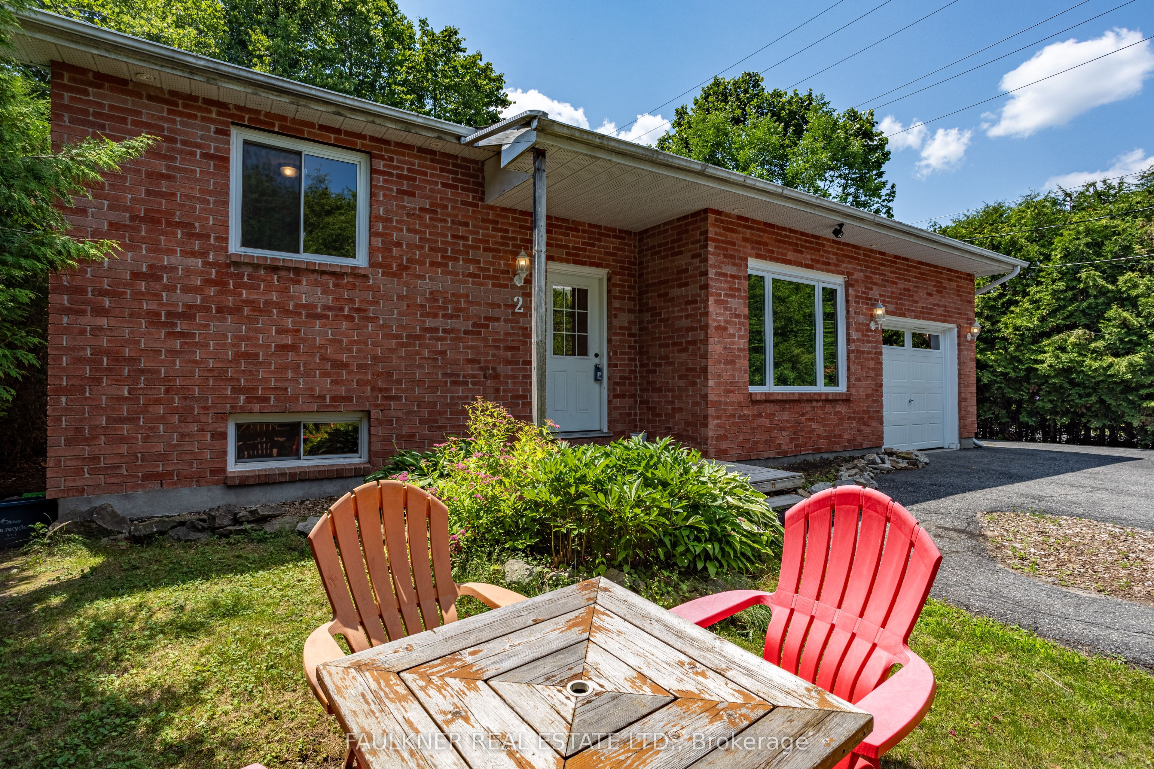 2 Caribou Avenue, Stittsville - Munster - Richmond, ON K2S 1M5 photo 3