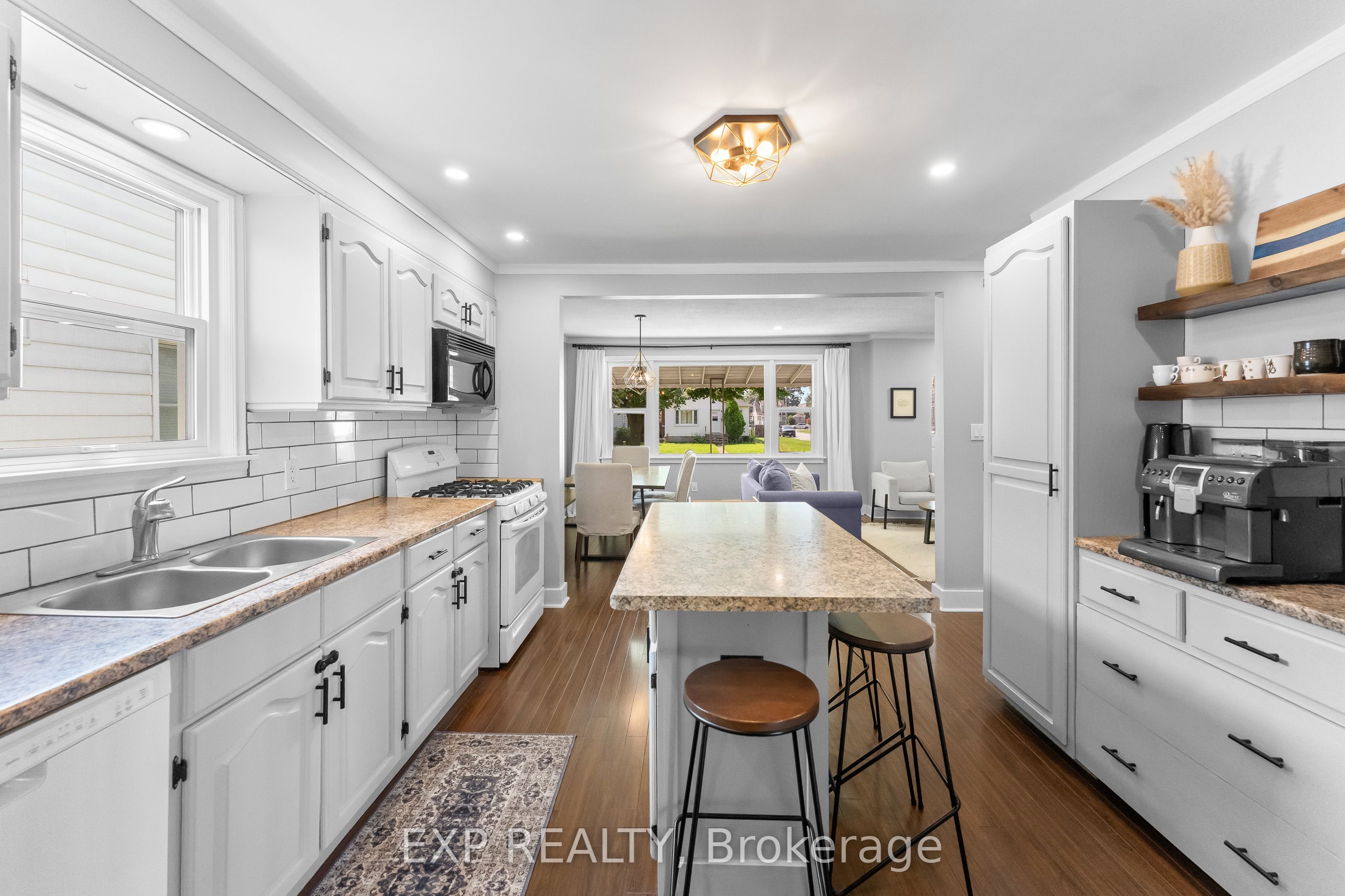 14 Mcdonald Avenue, Thorold, ON L2V 3E4 photo 3