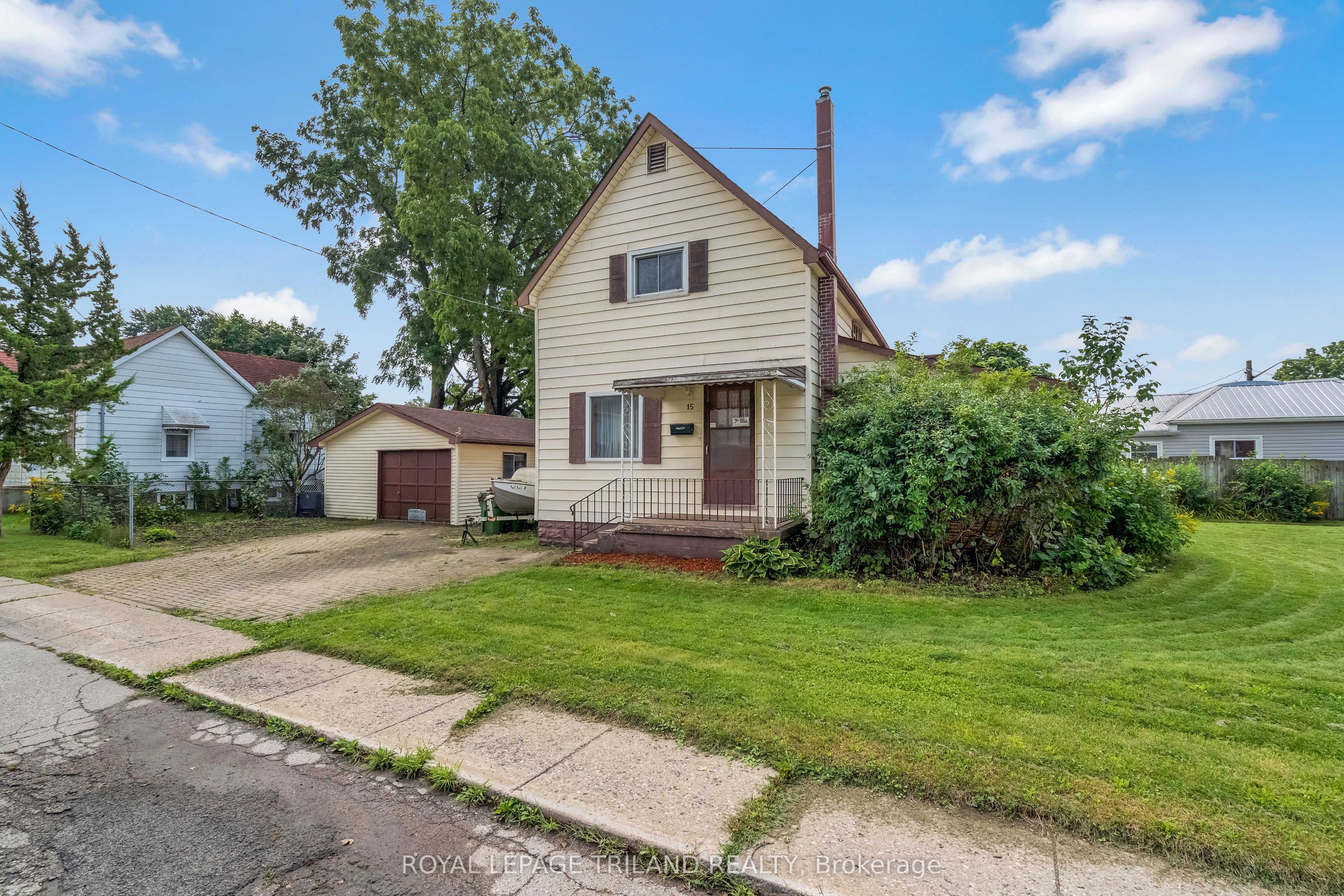 15 Antrim Street, St. Thomas, ON N5P 1S2
