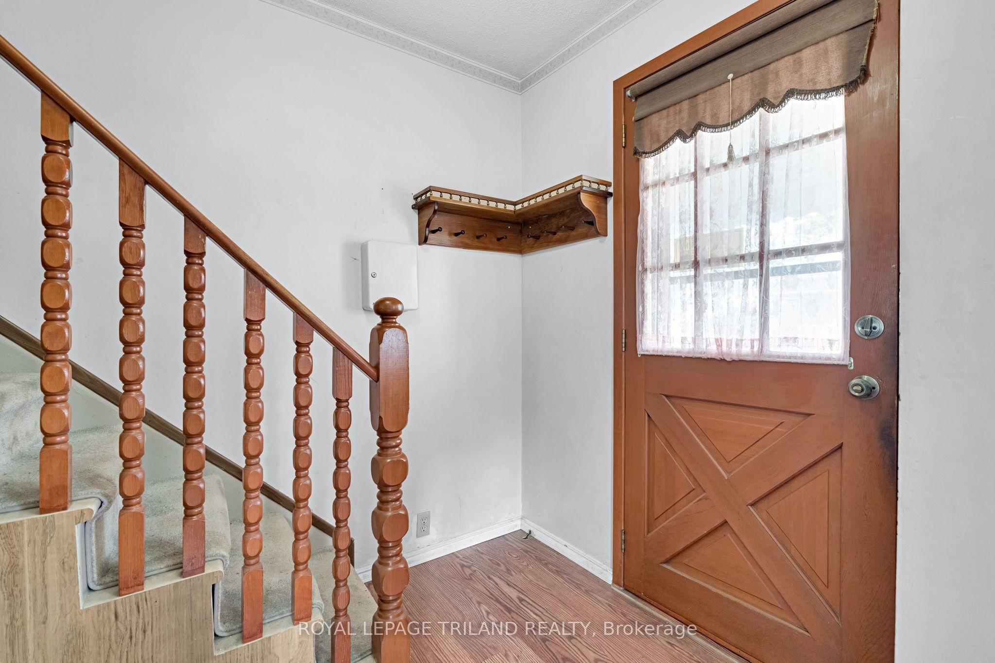 15 Antrim Street, St. Thomas, ON N5P 1S2 photo 2
