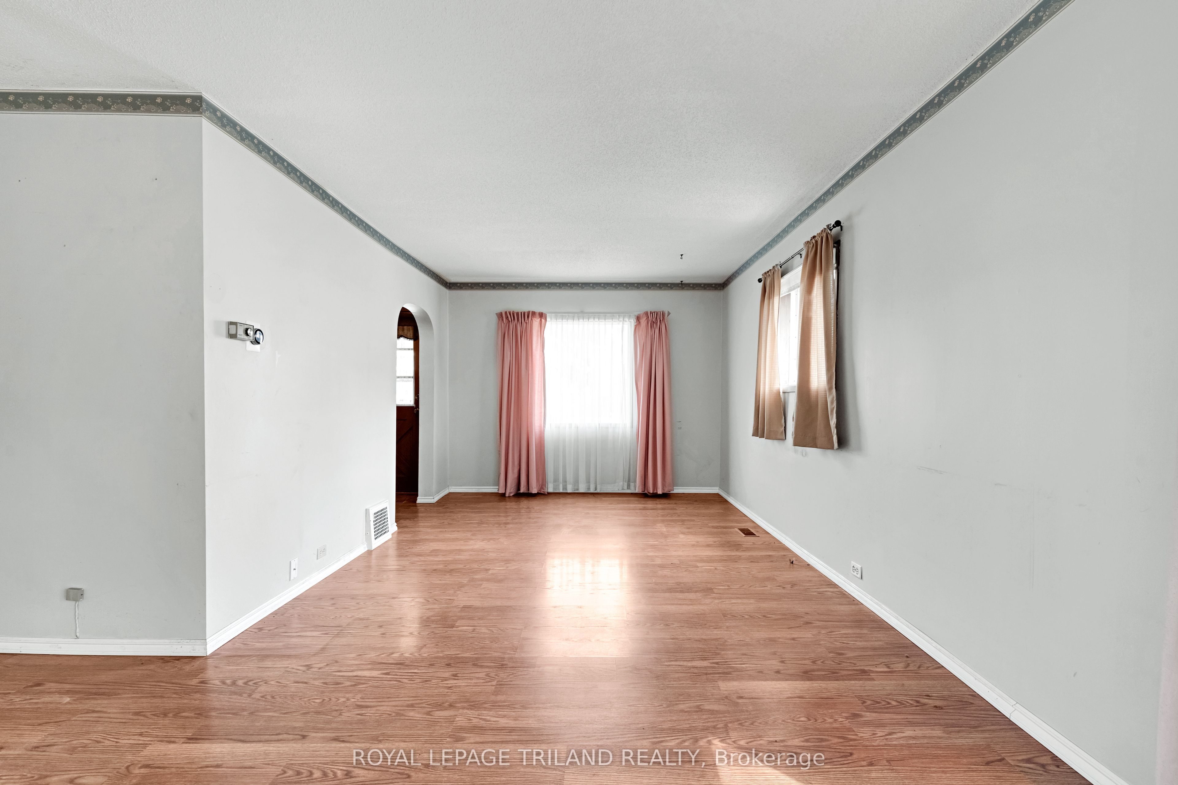 15 Antrim Street, St. Thomas, ON N5P 1S2 photo 4