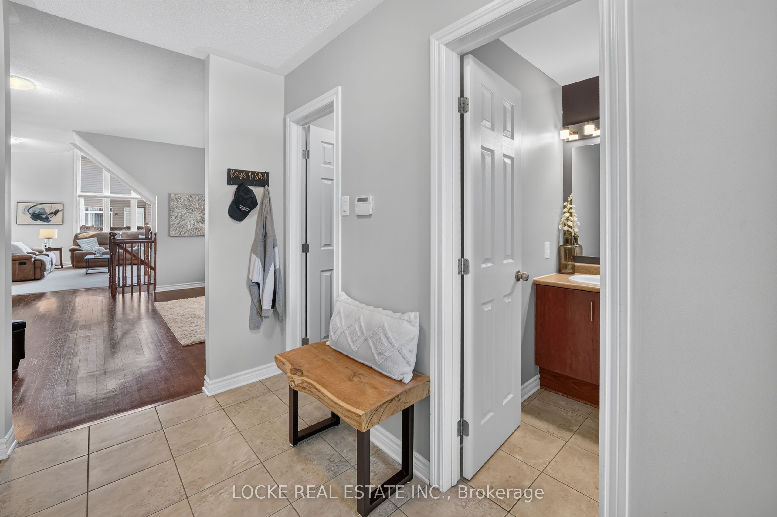 196 Felicity Crescent, Orleans - Convent Glen and Area, ON K1W 0C2 photo 4