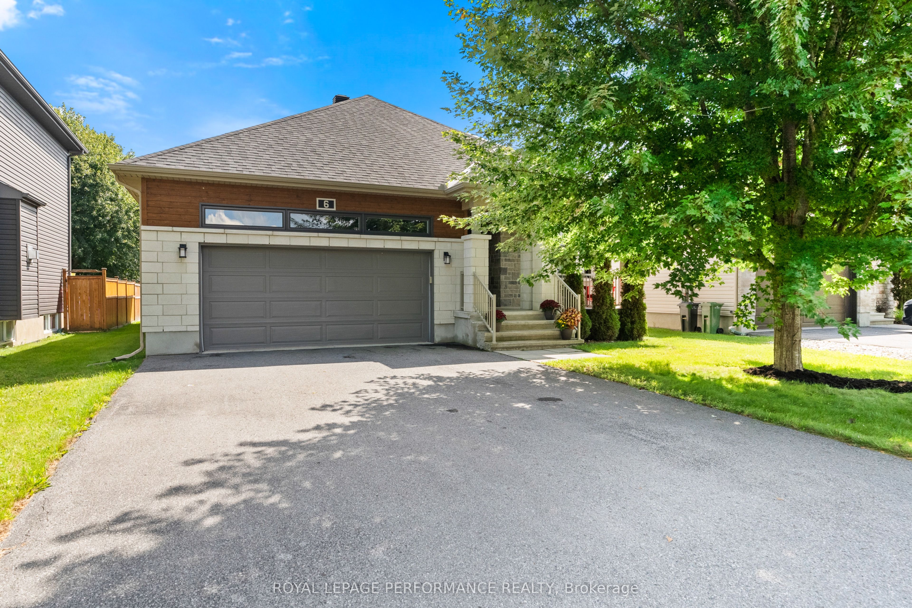 6 Brickyard Drive, Russell, ON K4R 0B2