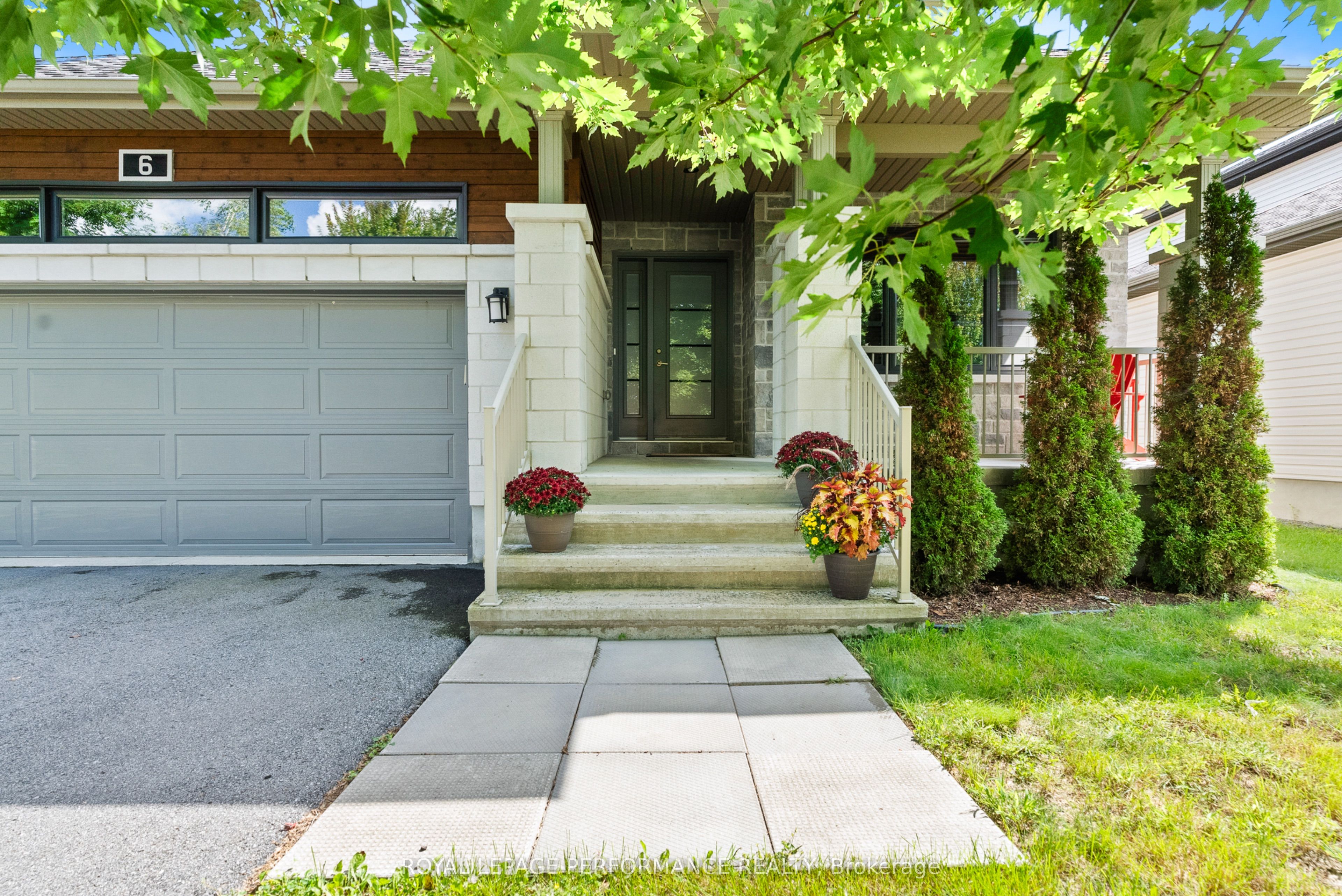 6 Brickyard Drive, Russell, ON K4R 0B2 photo 2