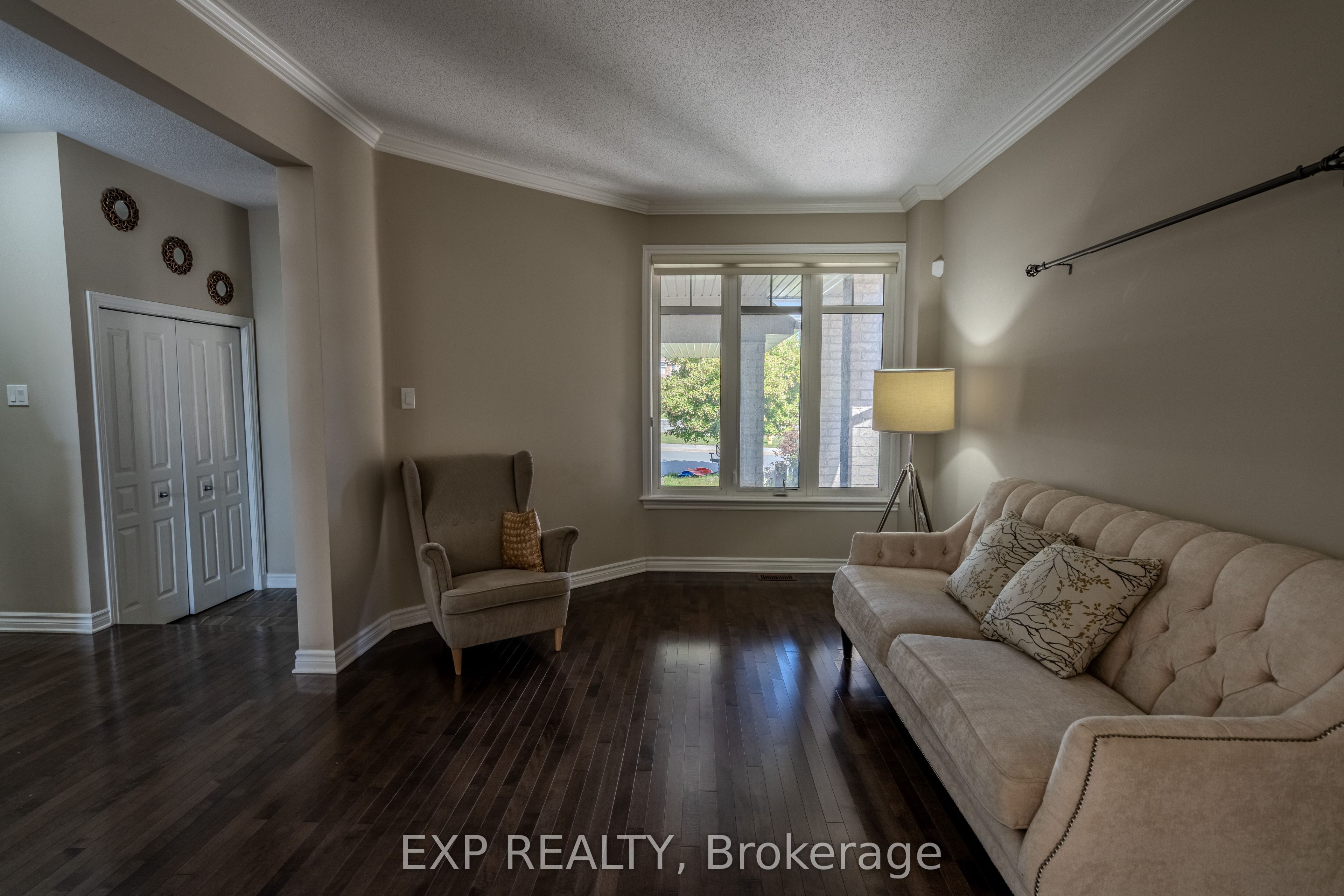 845 Contour Street, Orleans - Convent Glen and Area, ON K1W 0G6 photo 4