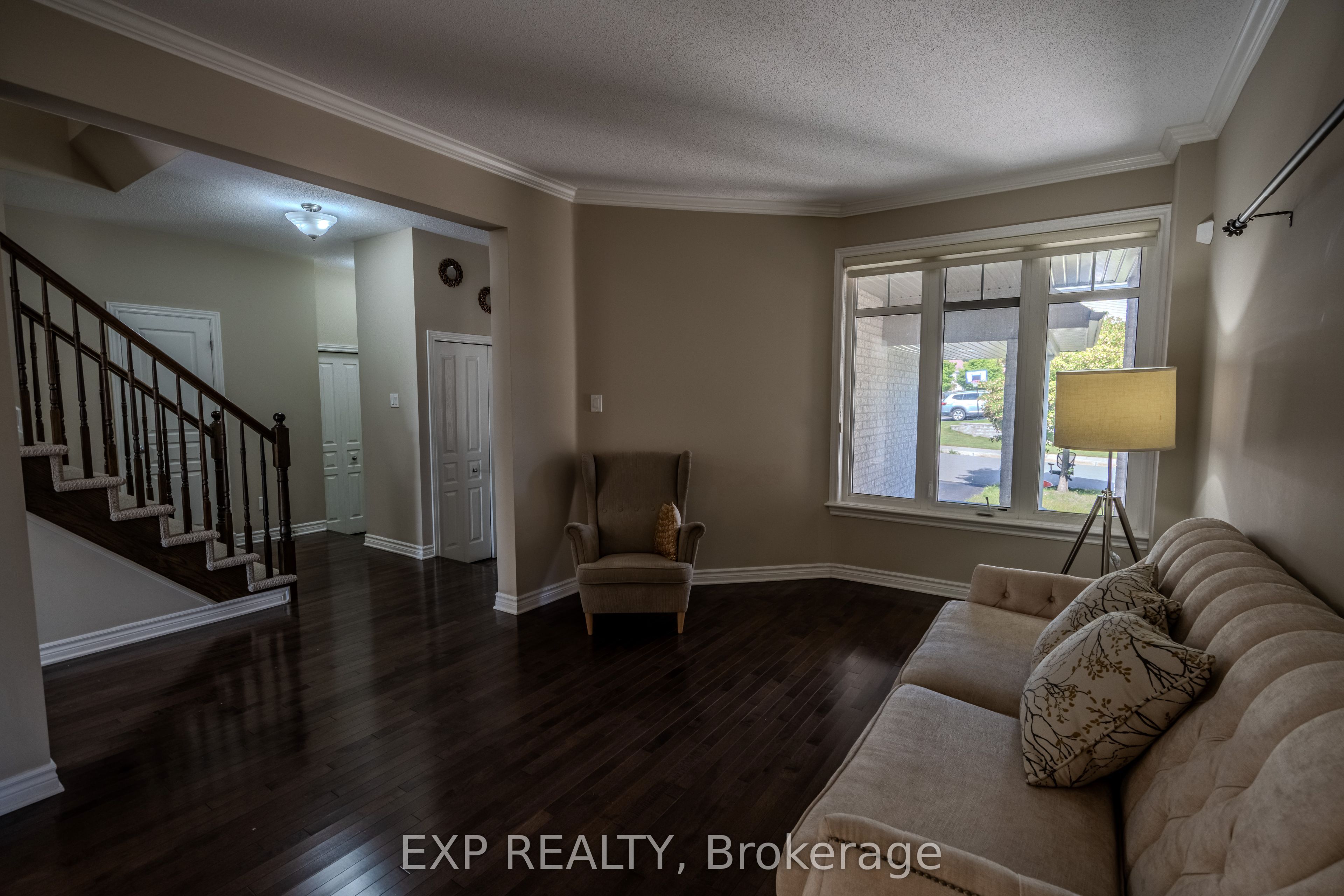845 Contour Street, Orleans - Convent Glen and Area, ON K1W 0G6 photo 5