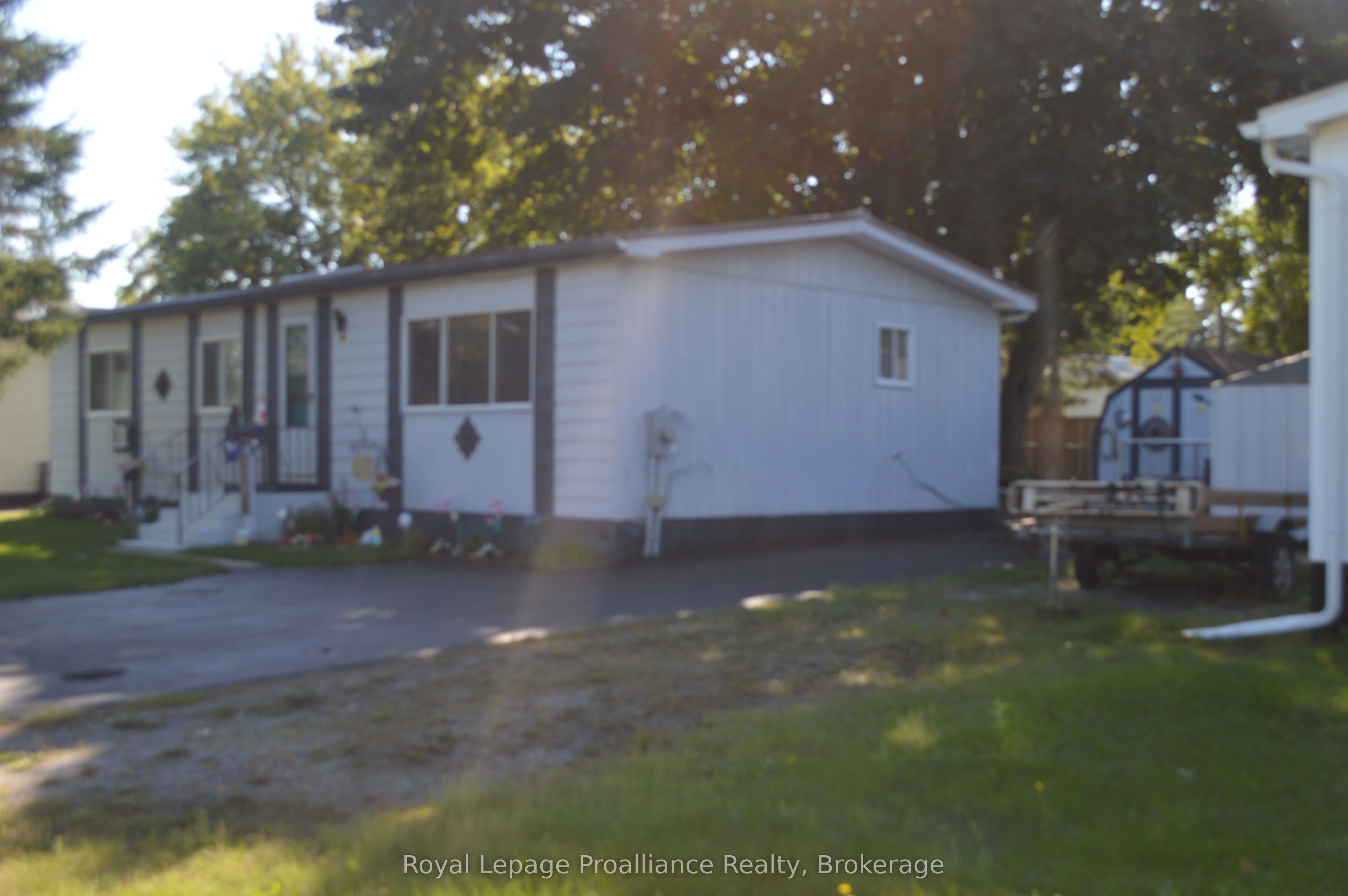 17 Warbler Lane, Quinte West, ON K8N 4Z3 photo 2