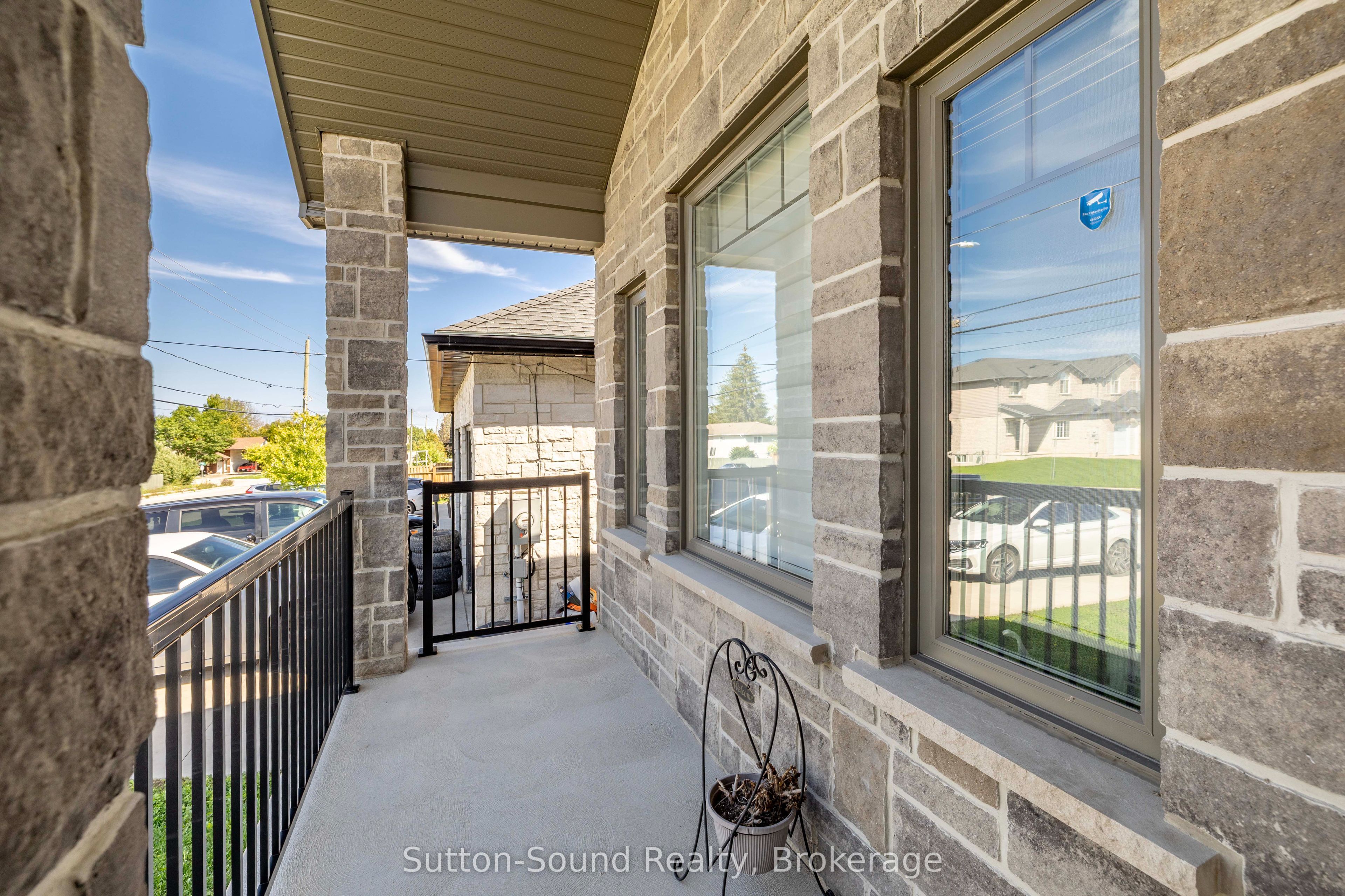 2545 9th Avenue E, Owen Sound, ON N4K 3G6 photo 3