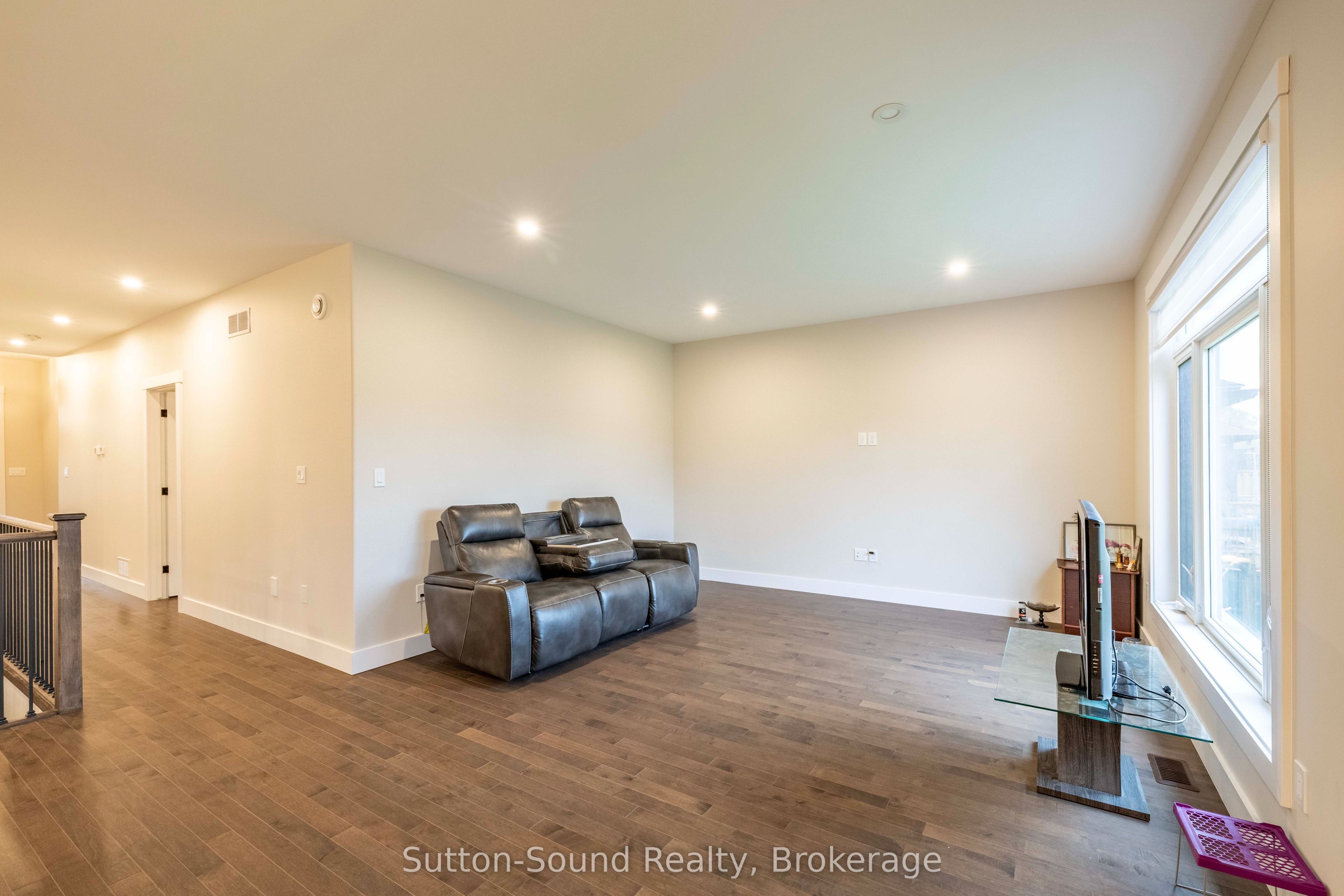 2545 9th Avenue E, Owen Sound, ON N4K 3G6 photo 5