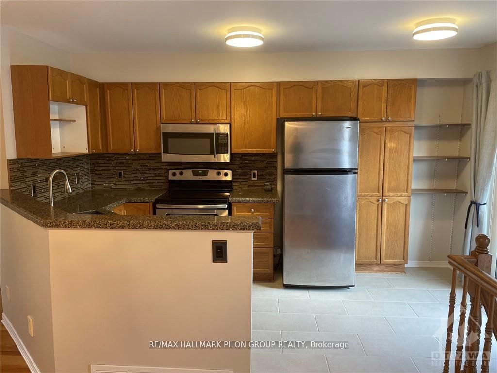 1577 Duplante Avenue, Orleans - Cumberland and Area, ON K4A 4A1 photo 4