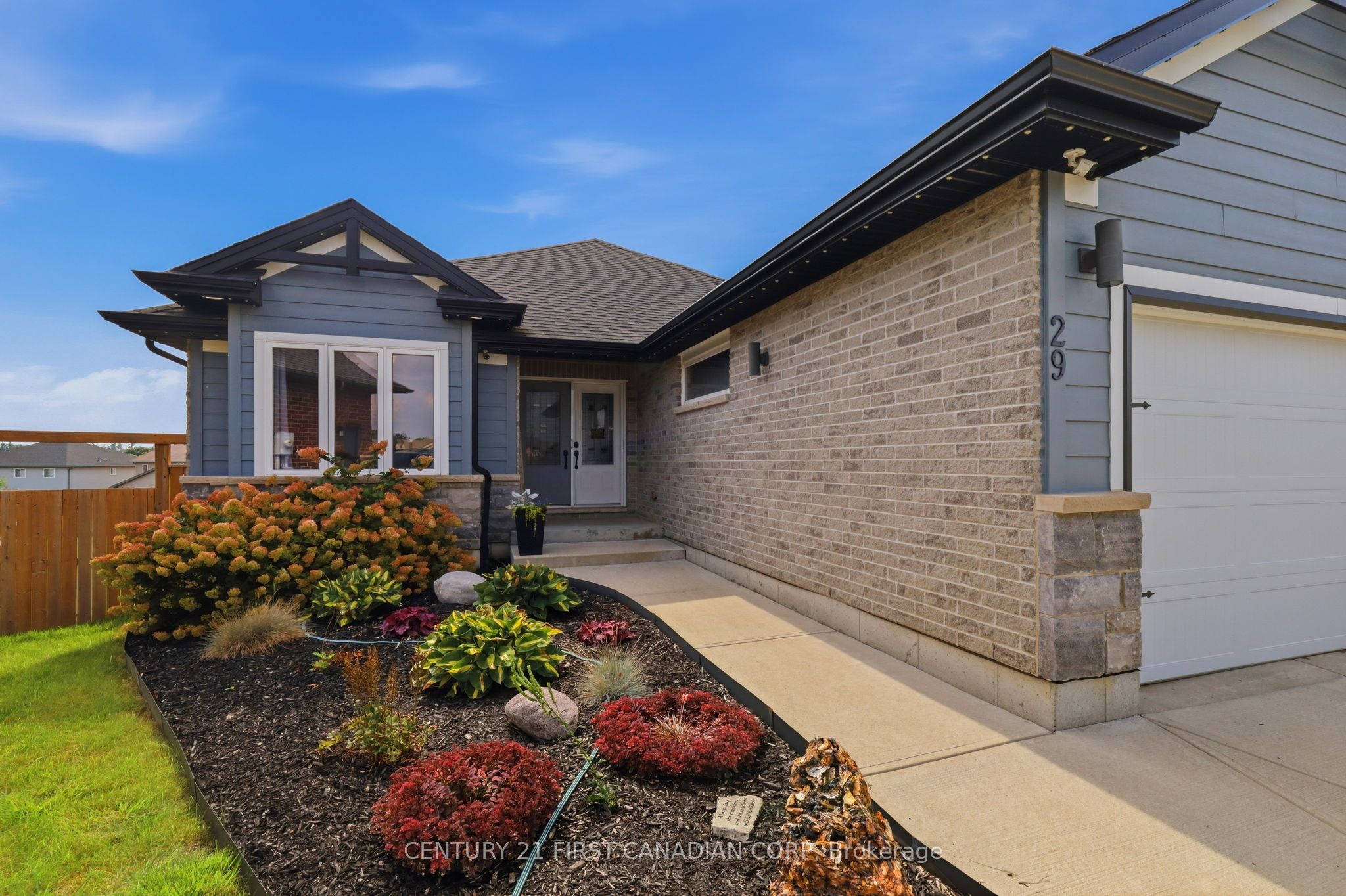 29 Nicoles Trail, Thames Centre, ON N0M 2P0 photo 2