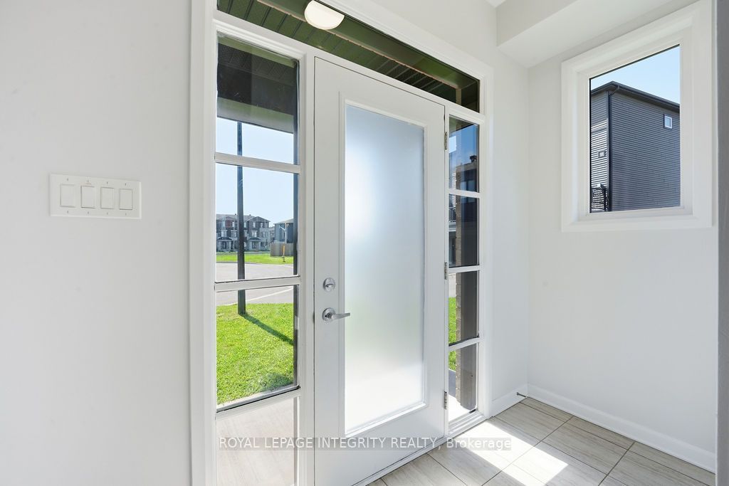 1136 SPEEDVALE Court, Kanata, ON K2T 0H9 photo 3