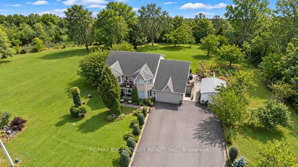 33 Maryvale Avenue, Hamilton, ON L9H 7P1 photo 2