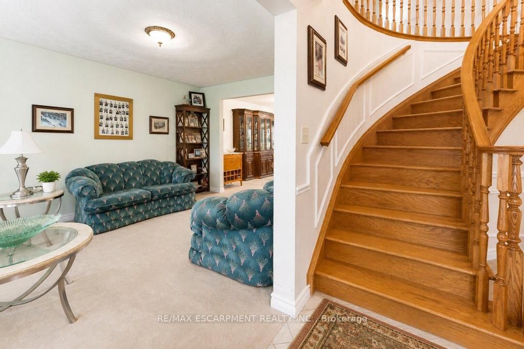 33 Maryvale Avenue, Hamilton, ON L9H 7P1 photo 5