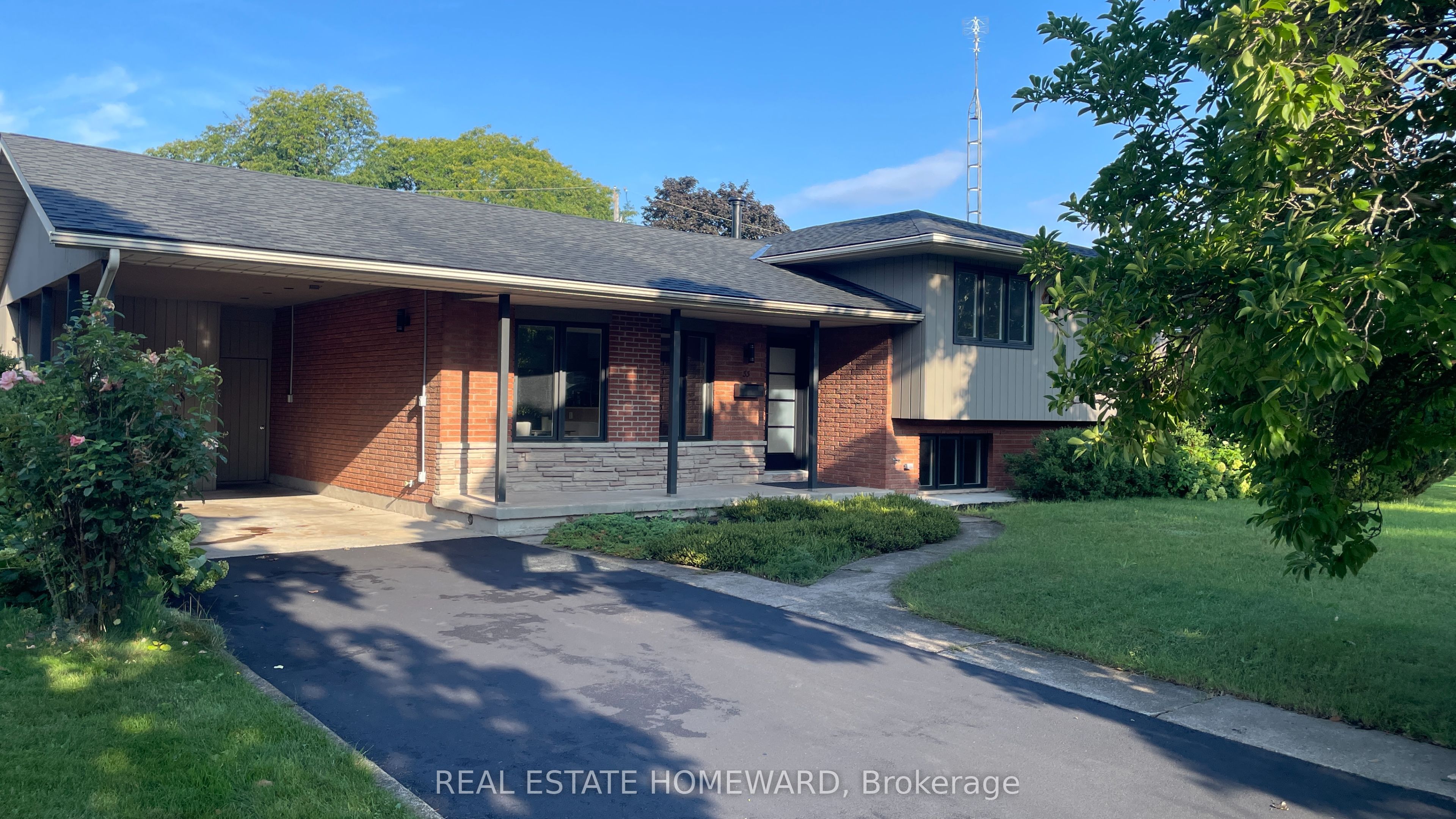33 Strathcona Drive, St. Catharines, ON L2M 2A8