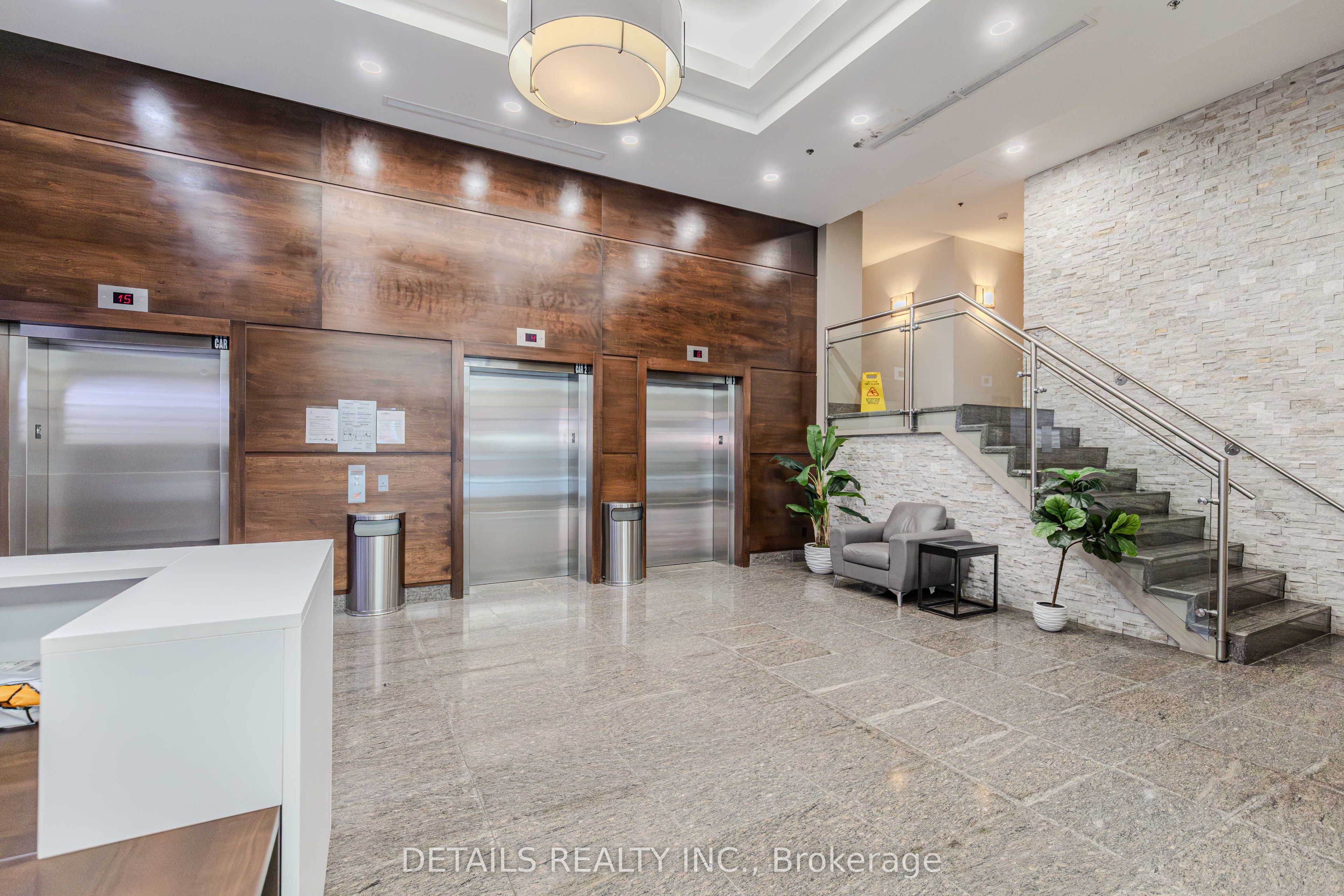 238 Besserer Street 607, Lower Town - Sandy Hill, ON K1N 6B1 photo 3