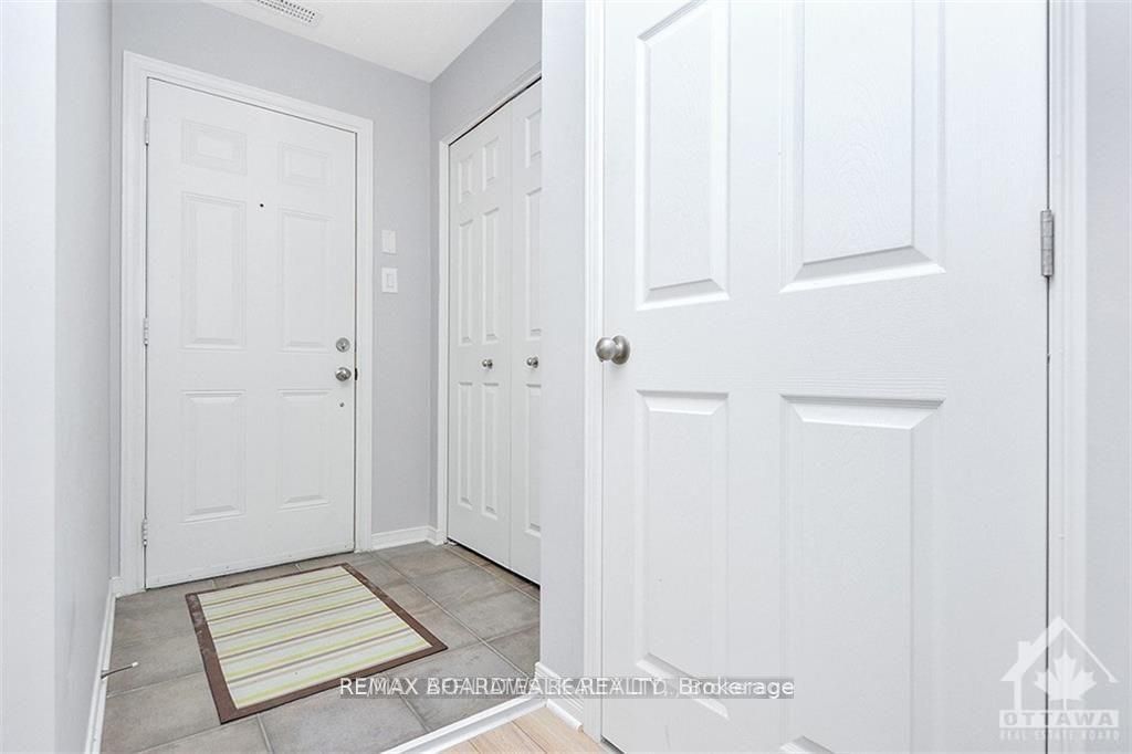 300 Meilleur Private F, Vanier and Kingsview Park, ON K1L 0A2 photo 3