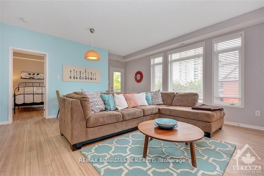 300 Meilleur Private F, Vanier and Kingsview Park, ON K1L 0A2 photo 4