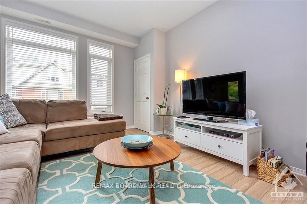 300 Meilleur Private F, Vanier and Kingsview Park, ON K1L 0A2 photo 5