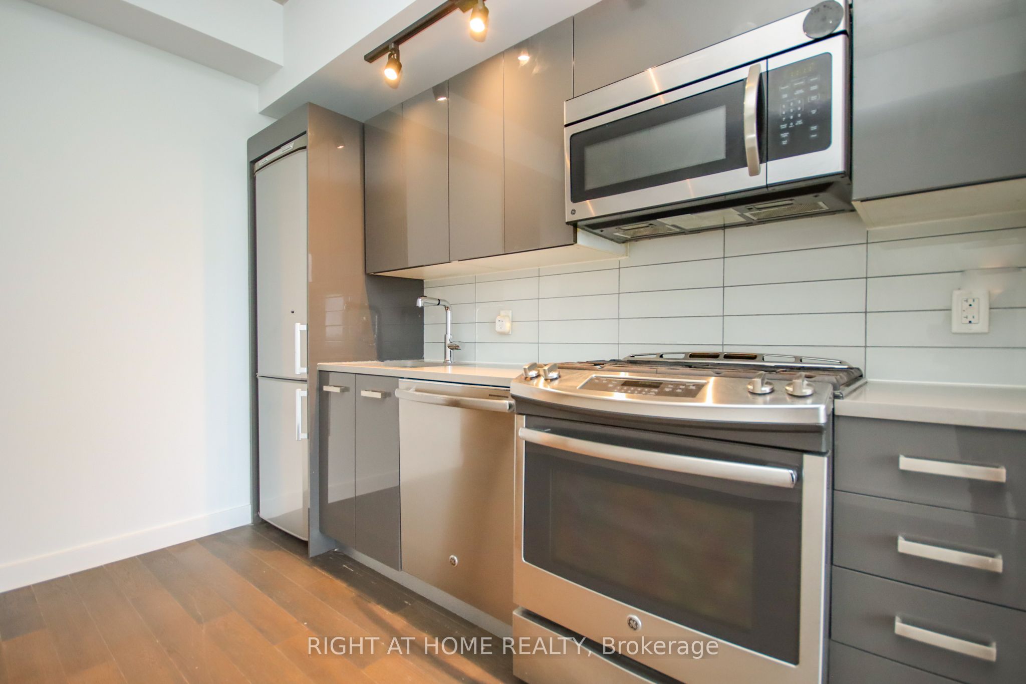 224 LYON Street 1002, Ottawa Centre, ON K1R 0C1 photo 5
