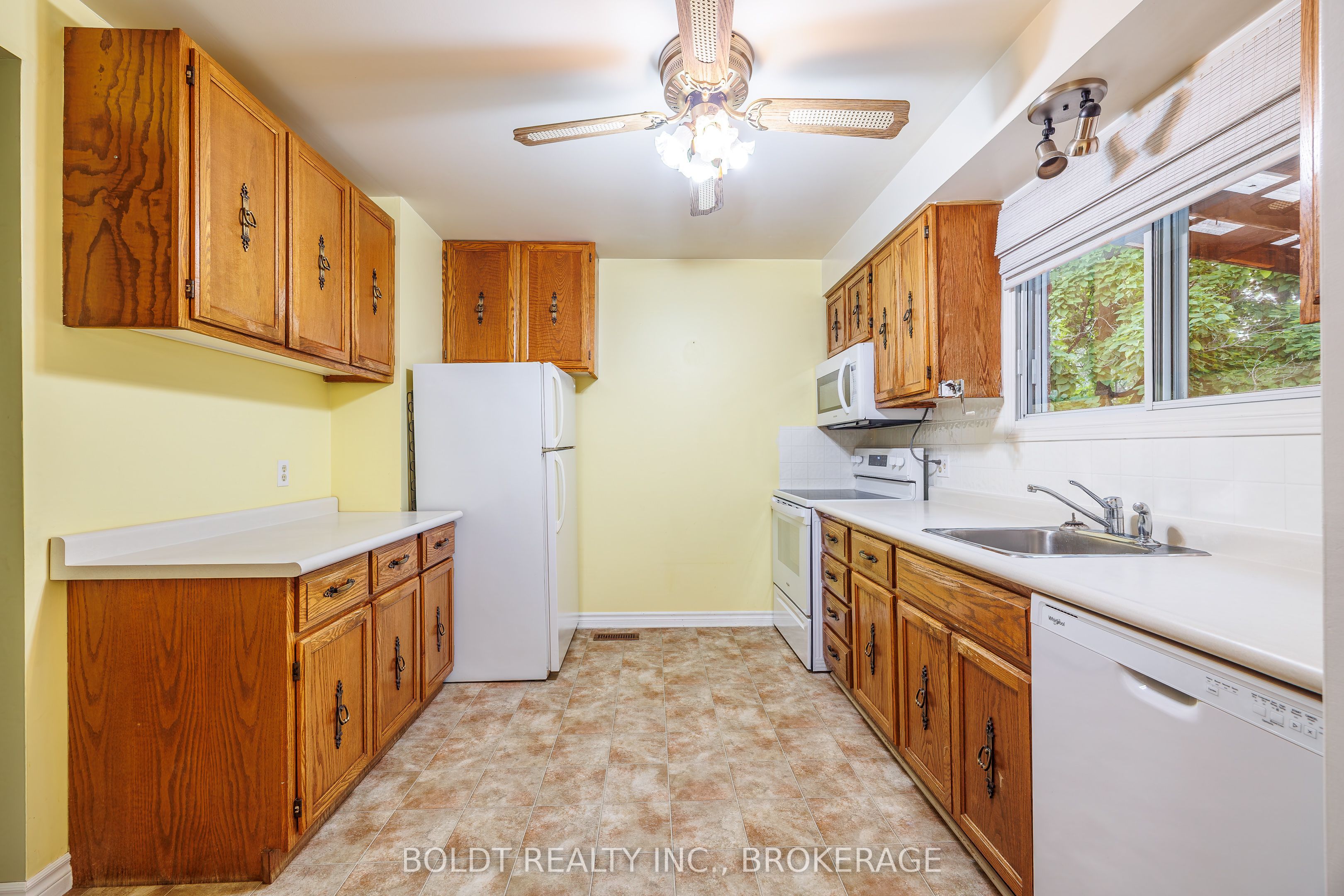 50 Silvan Drive, Welland, ON L3C 6C3 photo 5