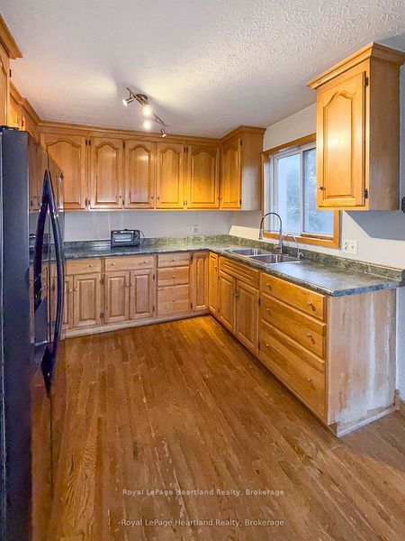 16 Whitechurch Street, Huron-Kinloss, ON N0G 2W0 photo 5