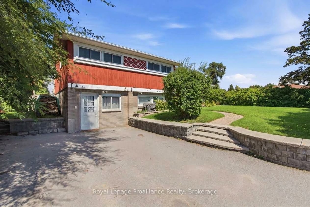 302 King Street, Quinte West, ON K8V 3X5 photo 4