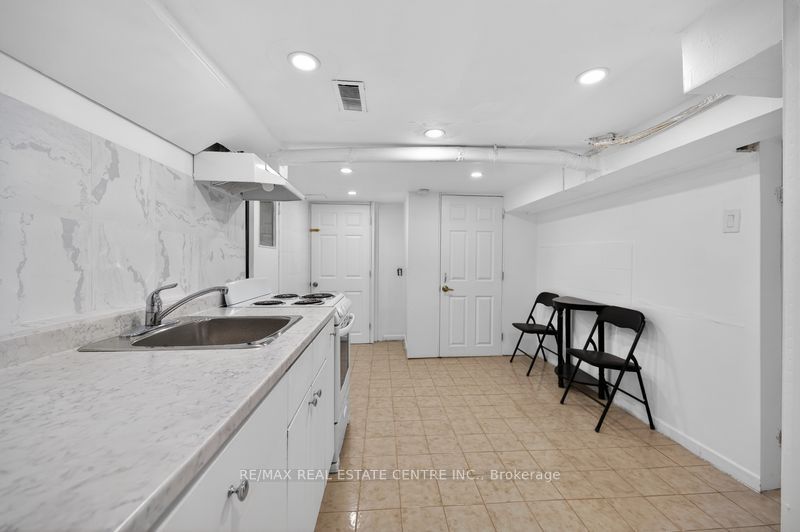 44 Aldridge Street Lower Lvl, Hamilton, ON L9C 2T2 photo 5