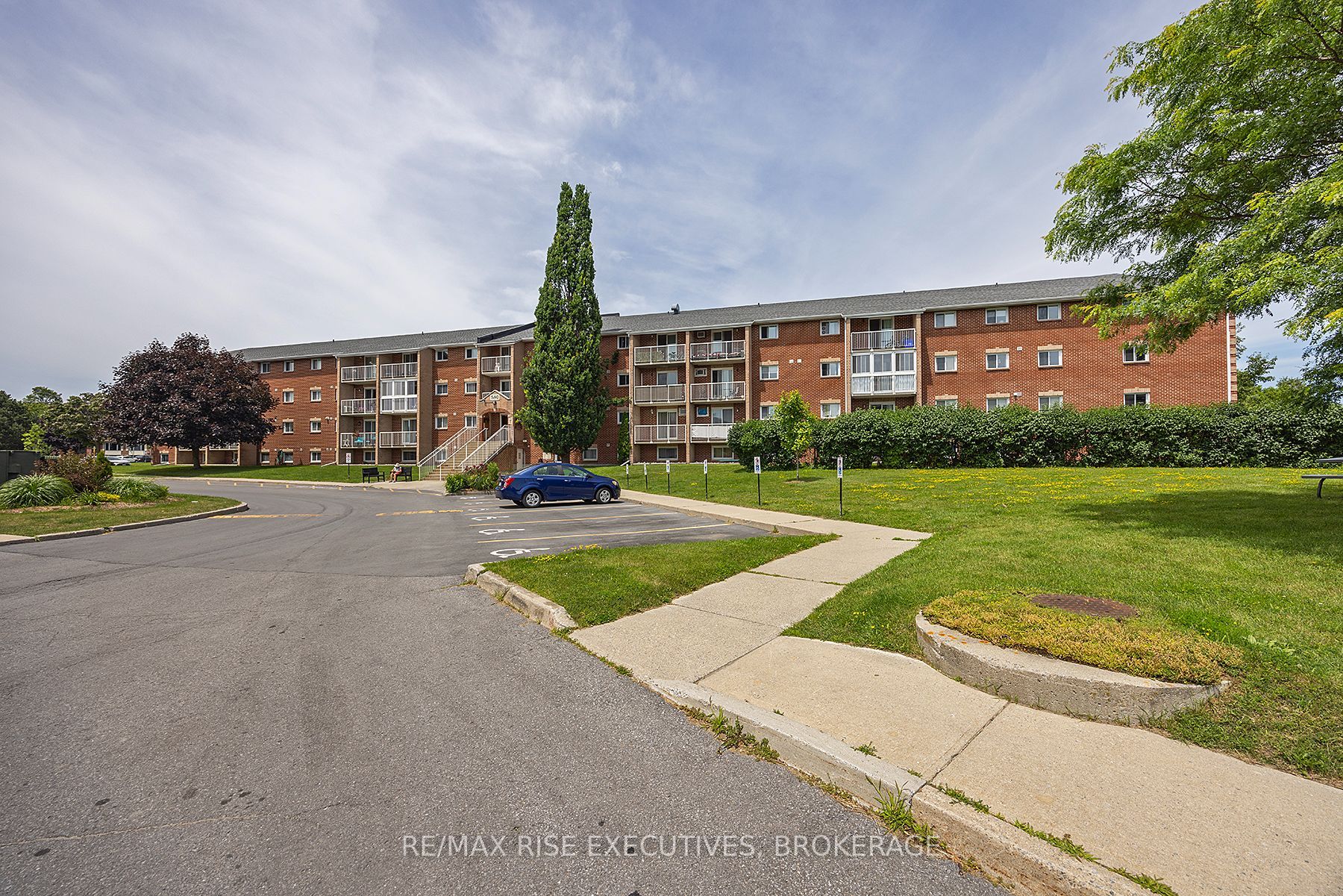 580 Armstrong Road 118, Kingston, ON K7M 8M3 photo 2