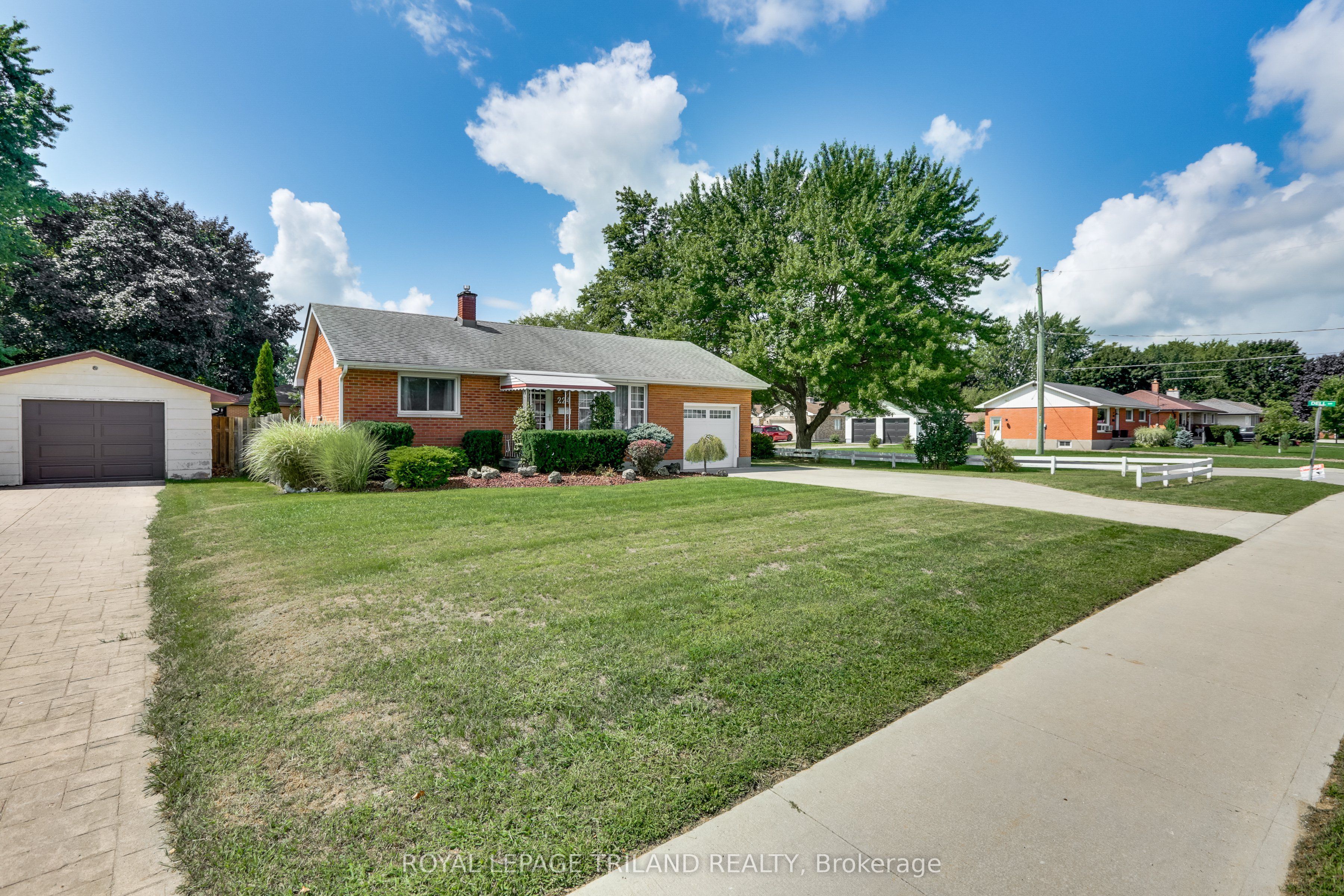224 McKellar Street, Strathroy-Caradoc, ON N7G 2Y5 photo 2