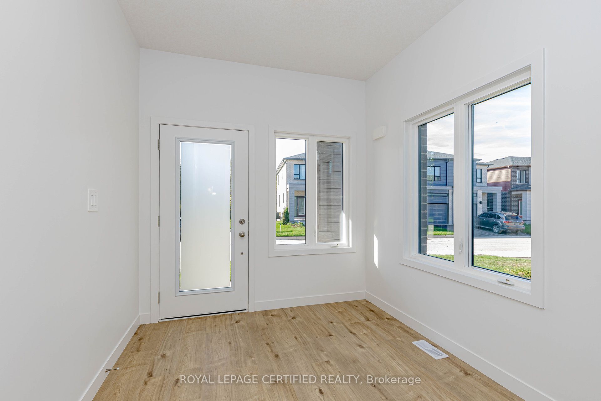 26 Oak Forest Common Crescent, Cambridge, ON N1S 0G3 photo 4