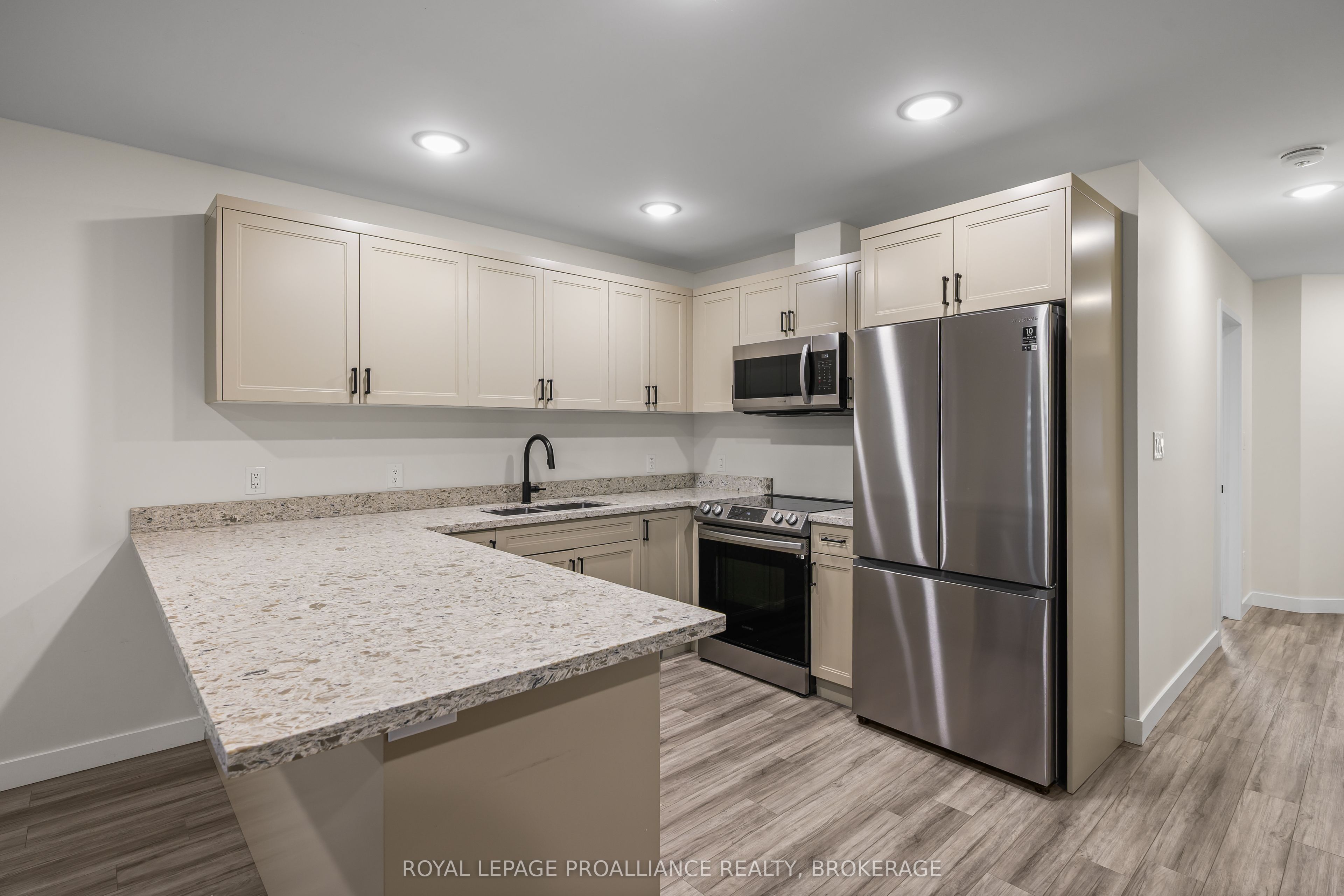 809 Development Drive 105, Kingston, ON K7M 0J4 photo 4