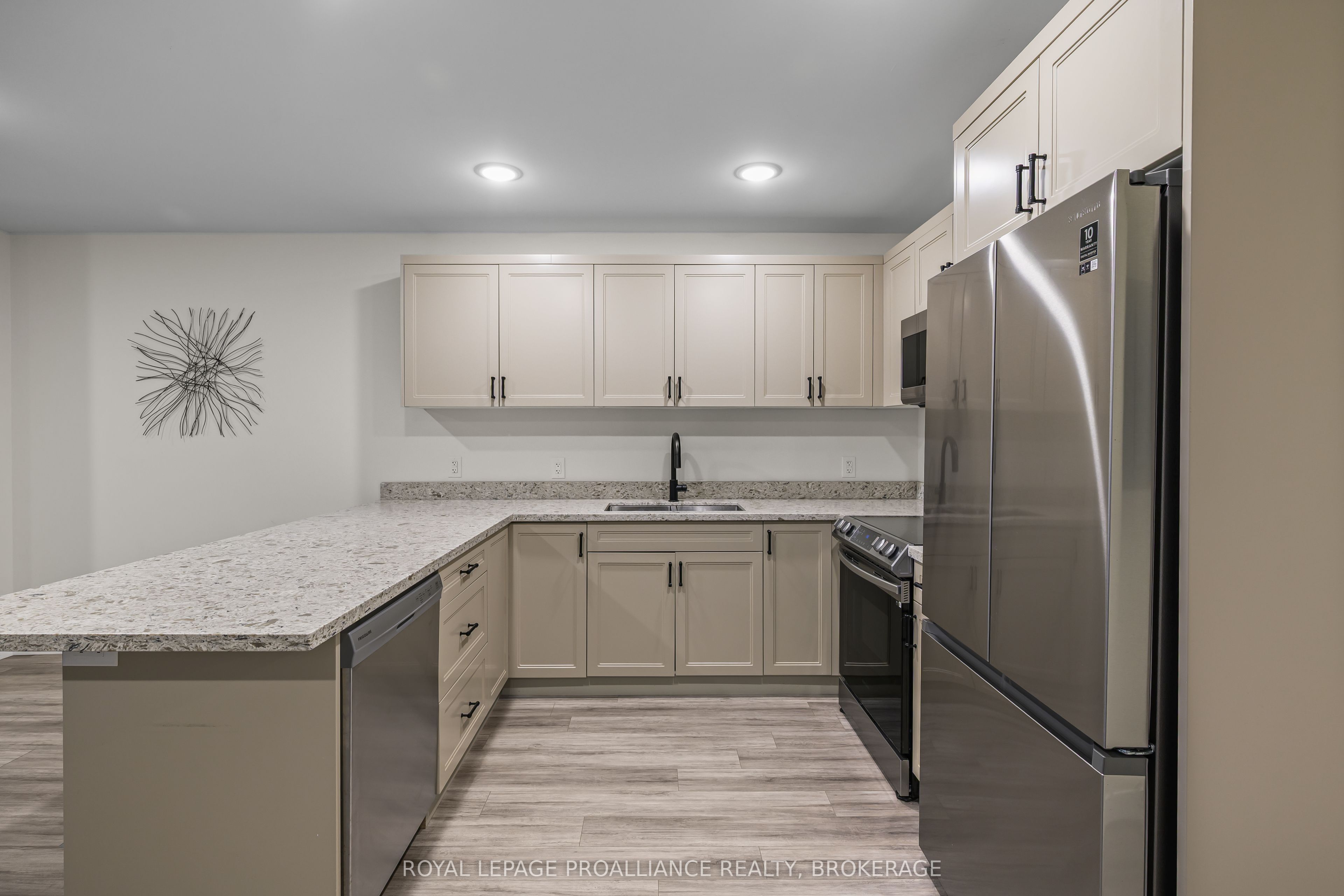 809 Development Drive 105, Kingston, ON K7M 0J4 photo 5