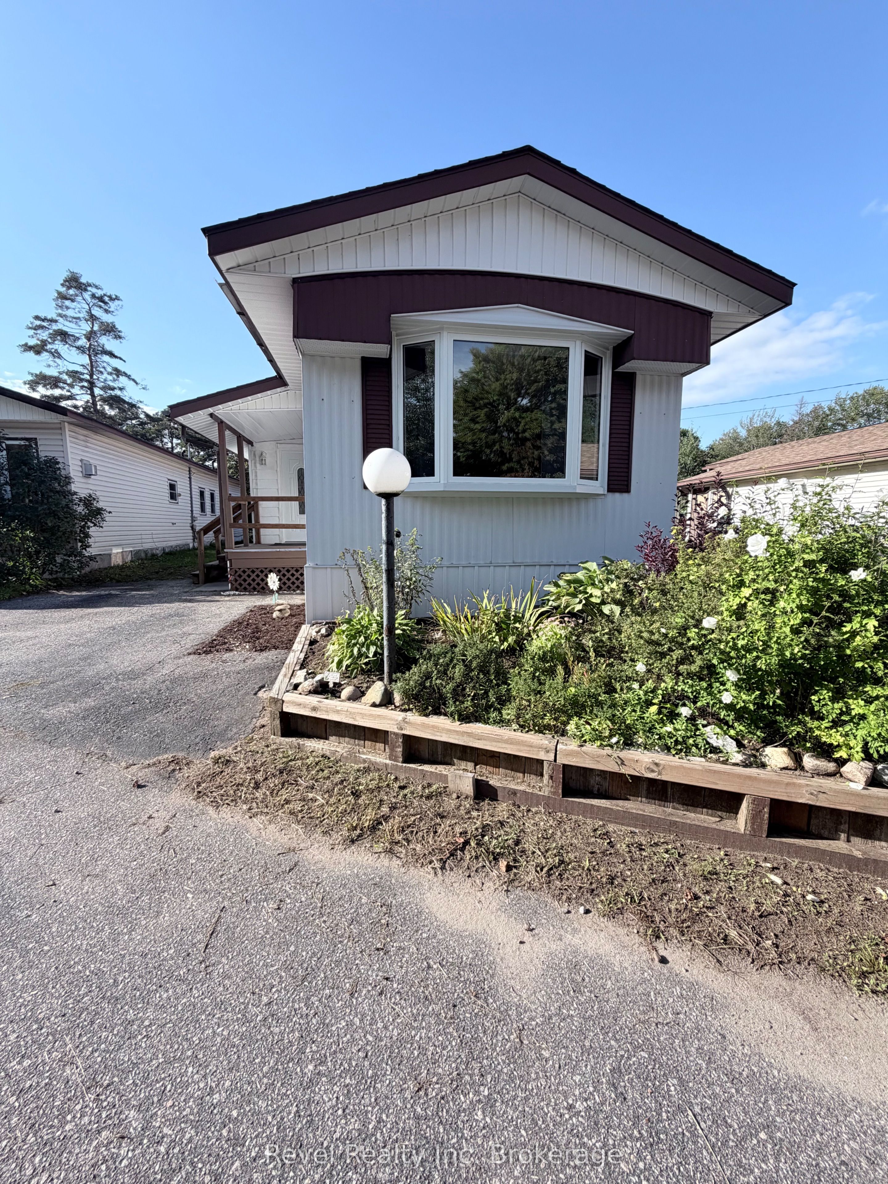 208 Little Down Lane 7, North Bay, ON P1B 8G2 photo 2