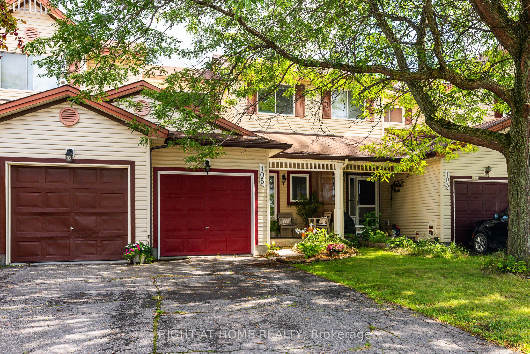 105 Crampton Drive, Carleton Place, ON K7C 4P8 photo 2